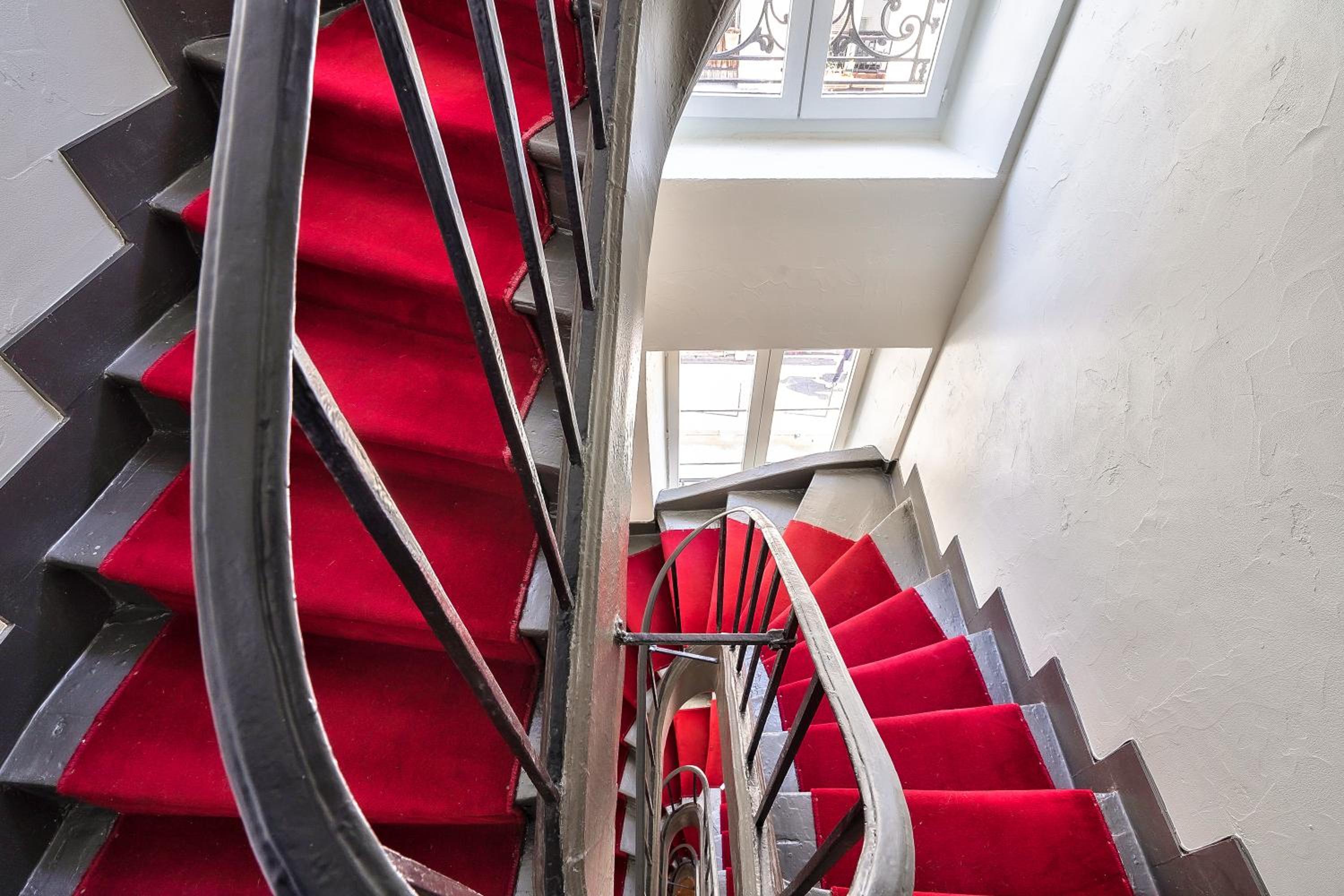 NEW Mezzanine Studio in the Heart of Paris (4F)