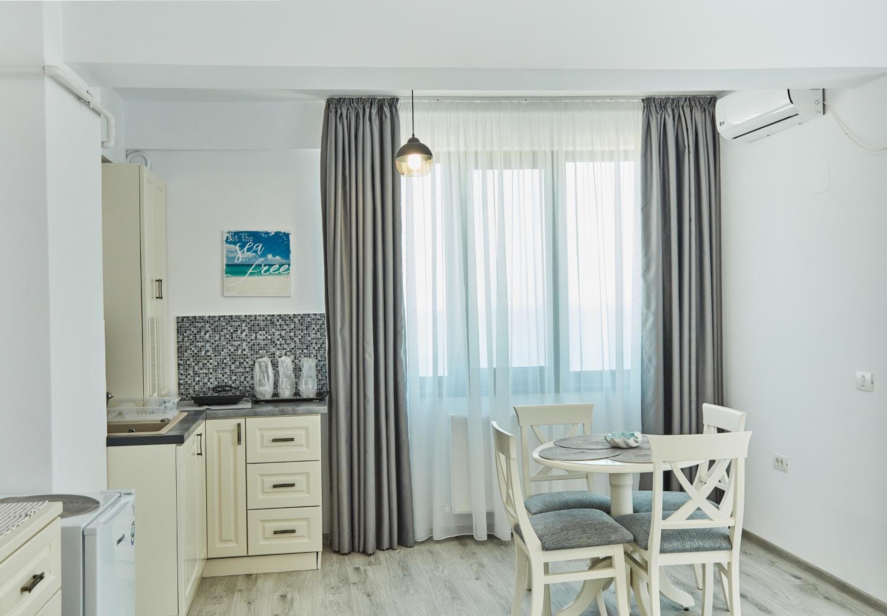 Apartments Excelsior Mamaia Nord view 5