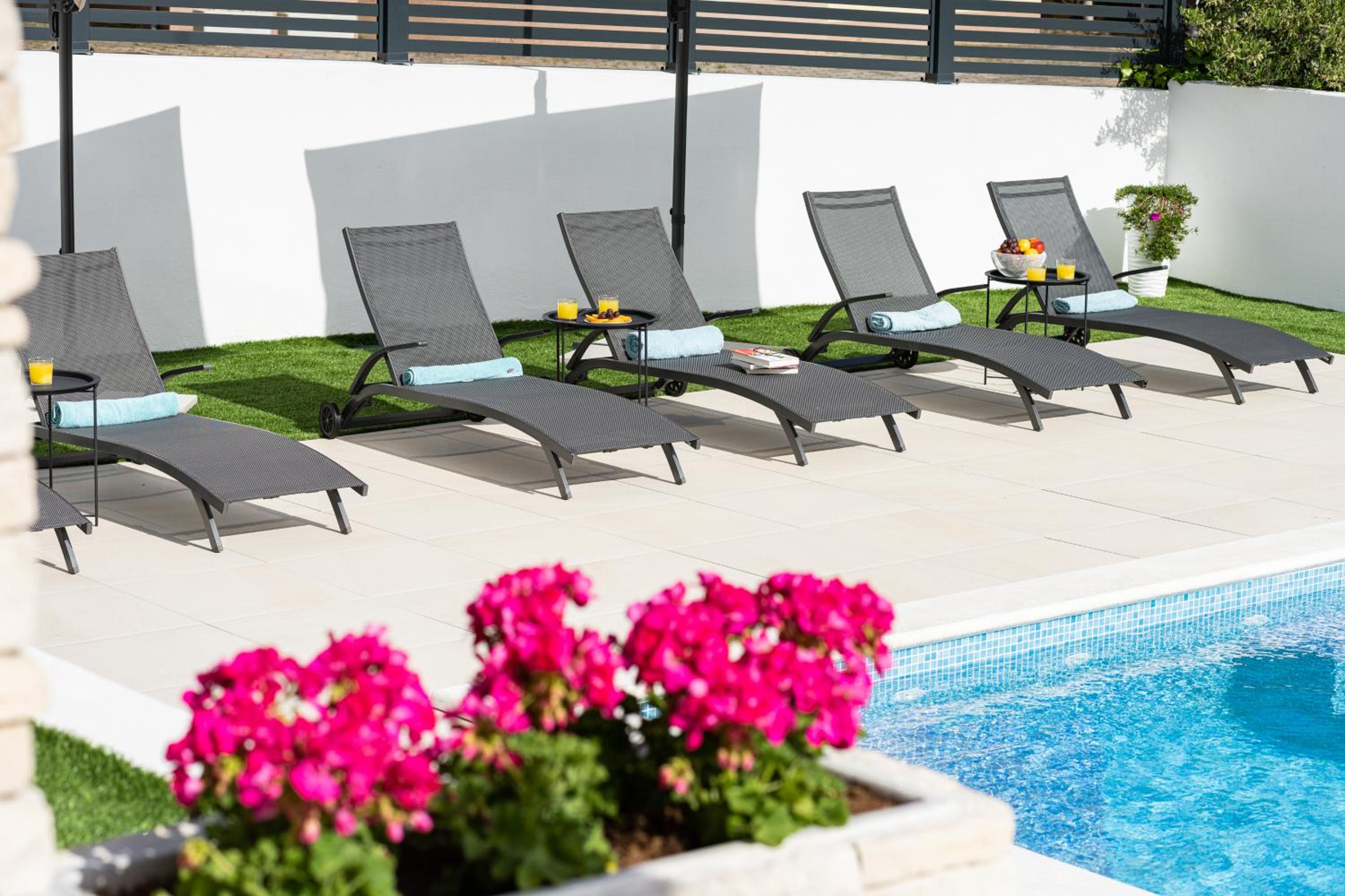 Apartments Corcovado with Heated Pool view 3