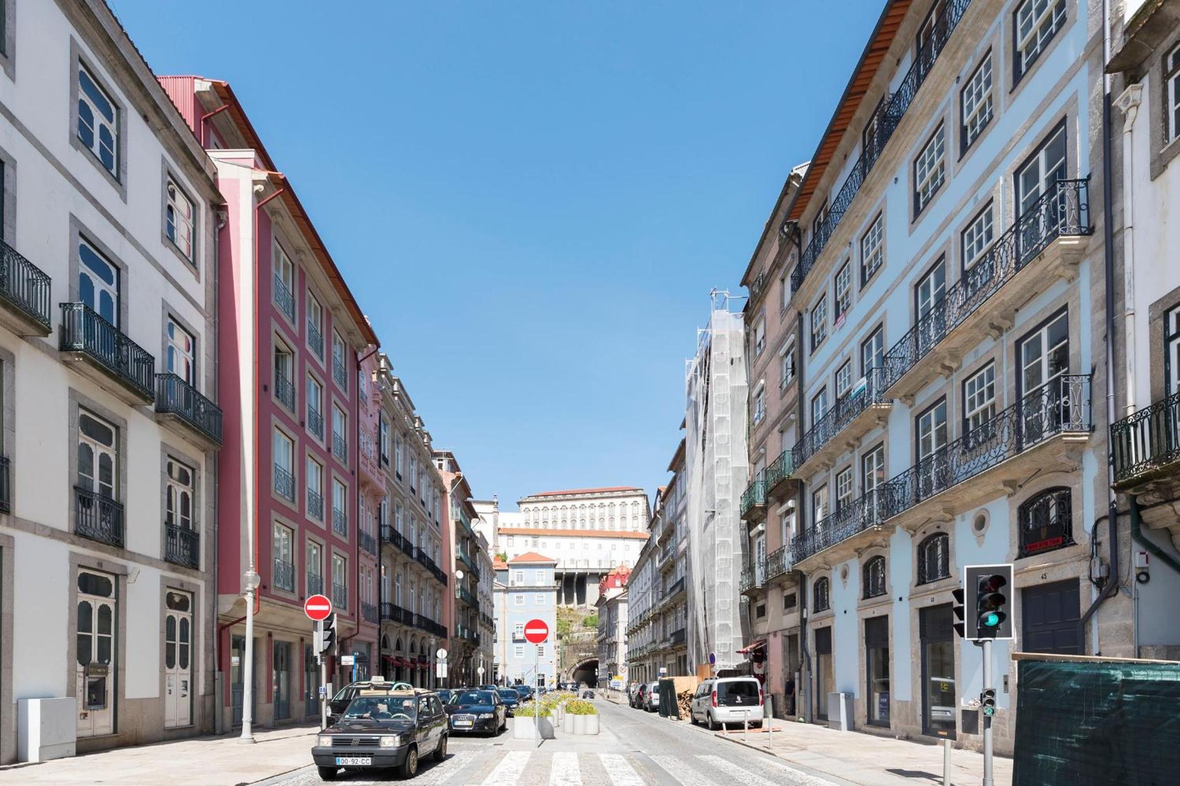 Ribeira Old Town Charming Flat w/ AC by LovelyStay view 4