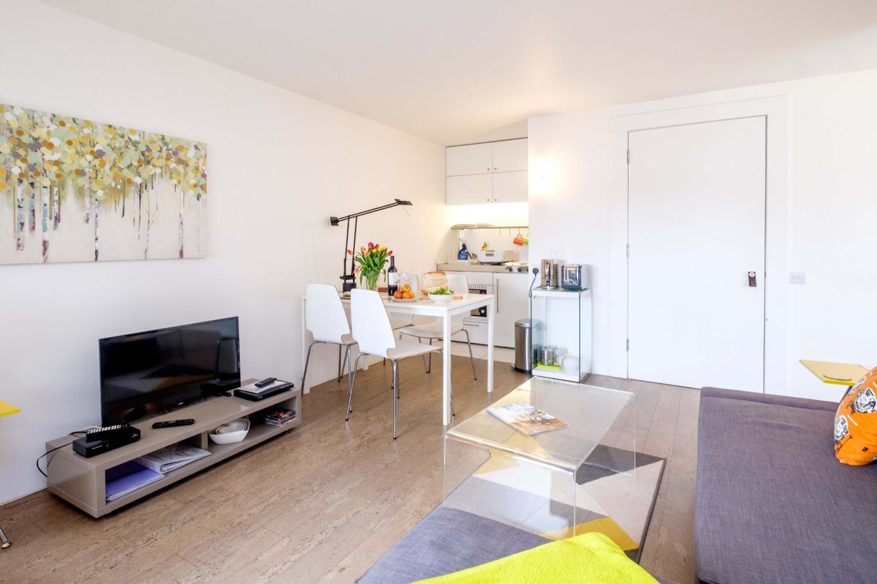 Regatta - A lakeview apartment in Thorpeness - Aldeburgh Coastal Cottages