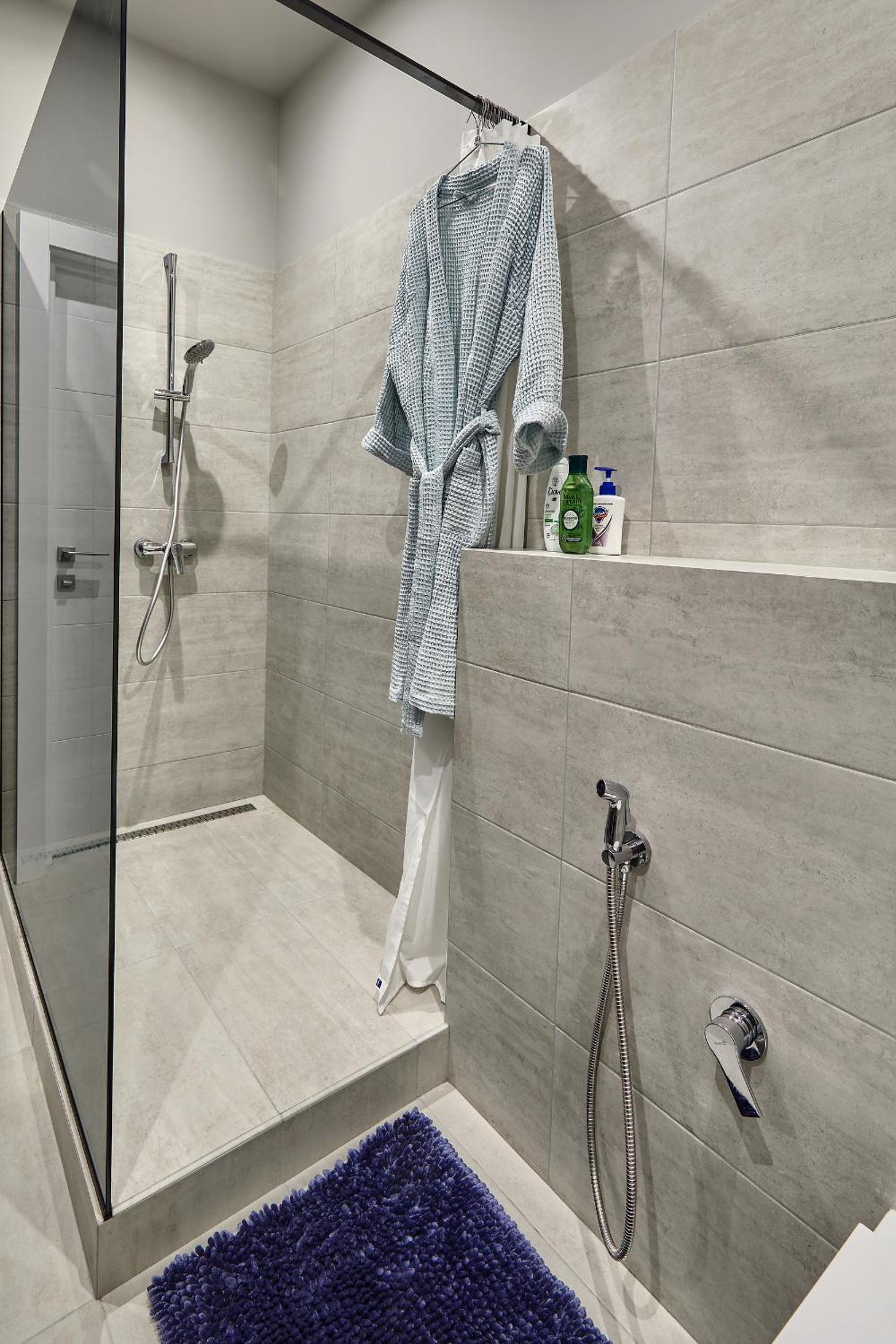 Botanic Towers опалення та світло цілодобово