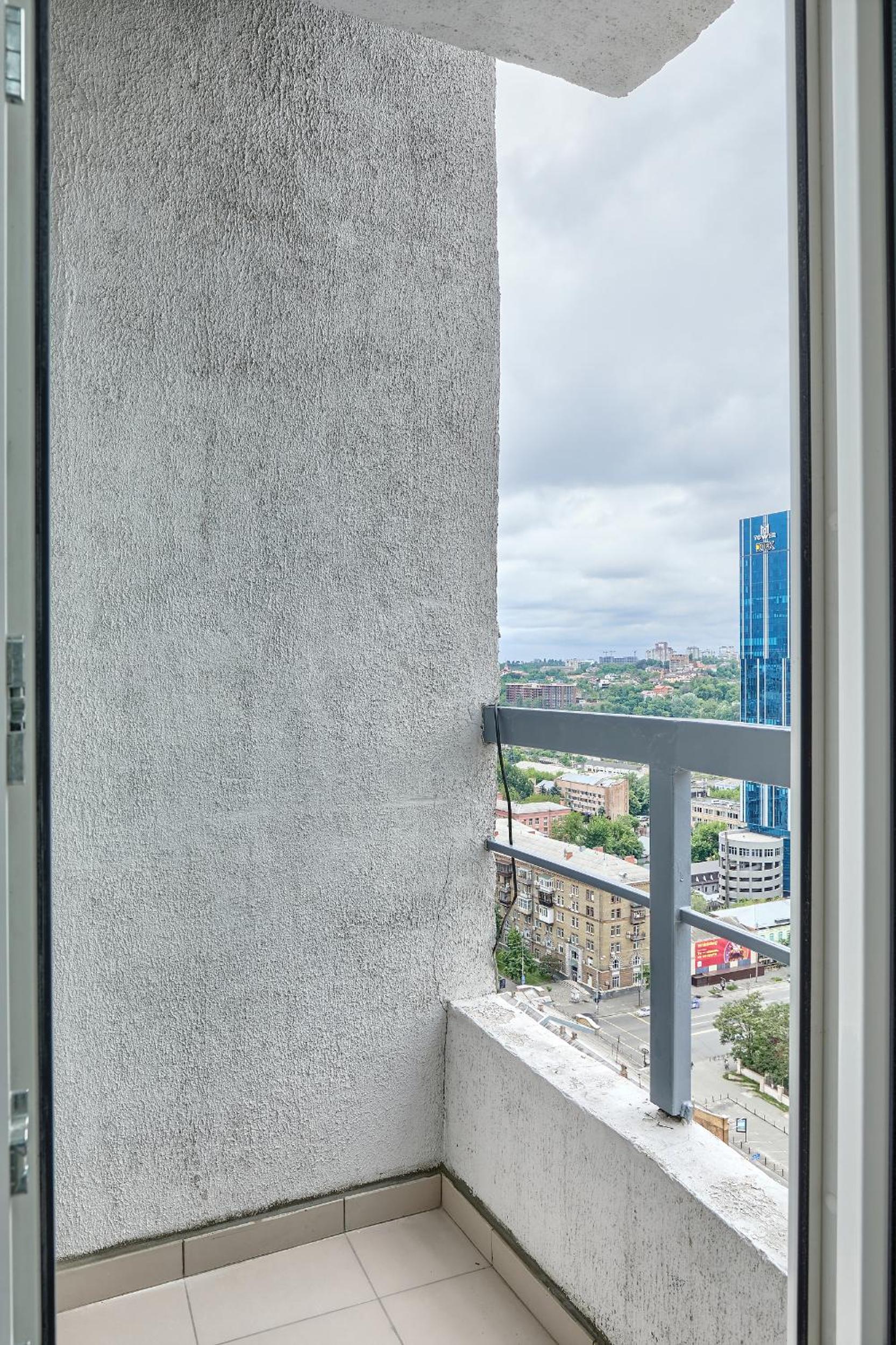 Botanic Towers опалення та світло цілодобово