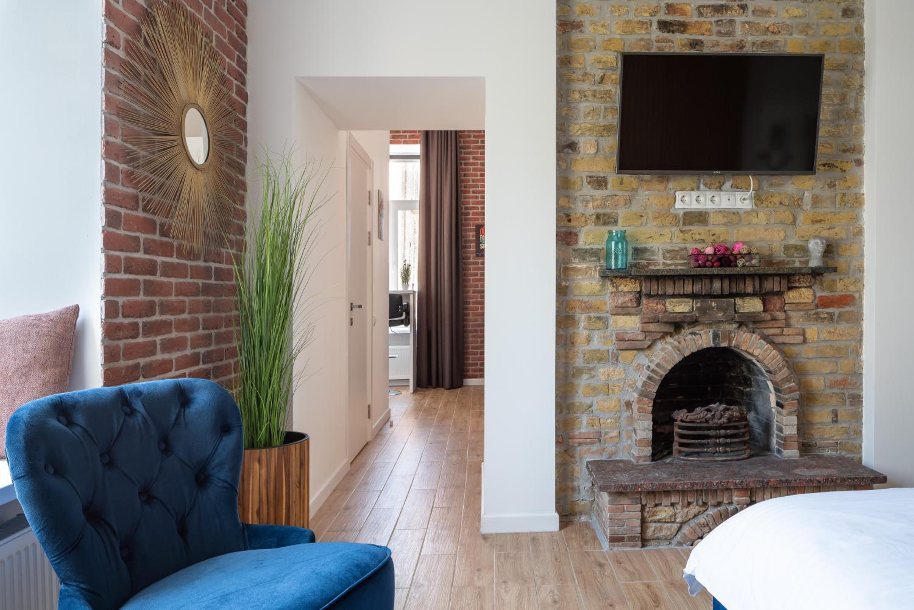 Stylish Kyiv Apartments - Walk to Maidan - Khreshchatyk view 2