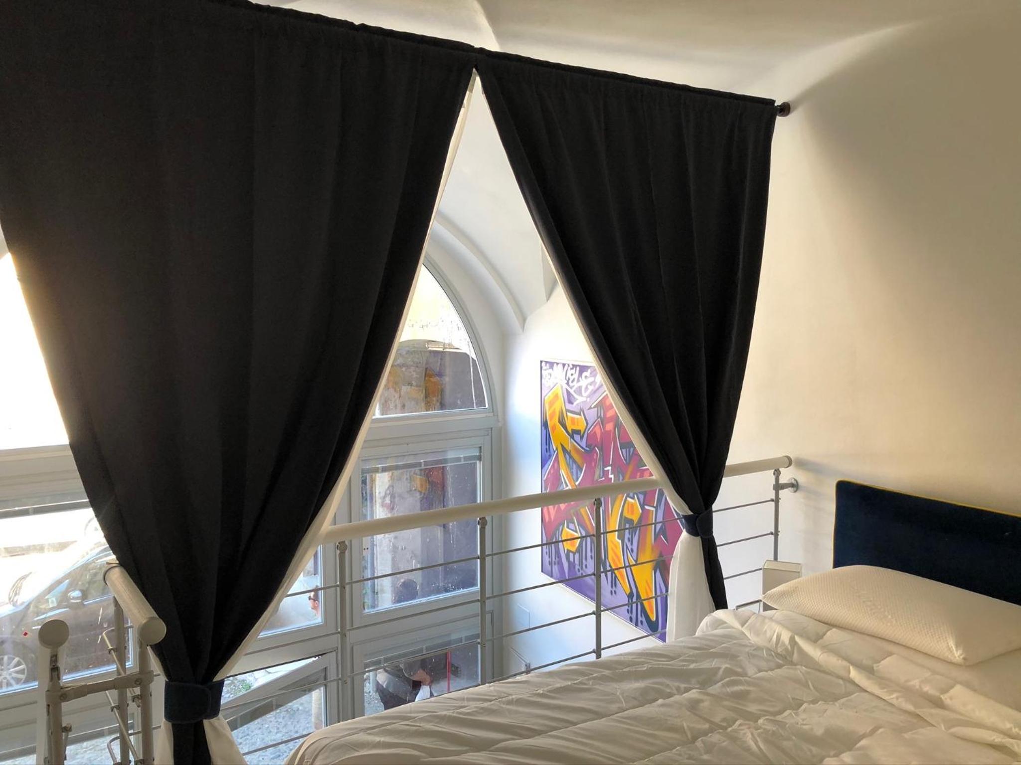 L ARCO DEL CONVENTO en Como — hotel room