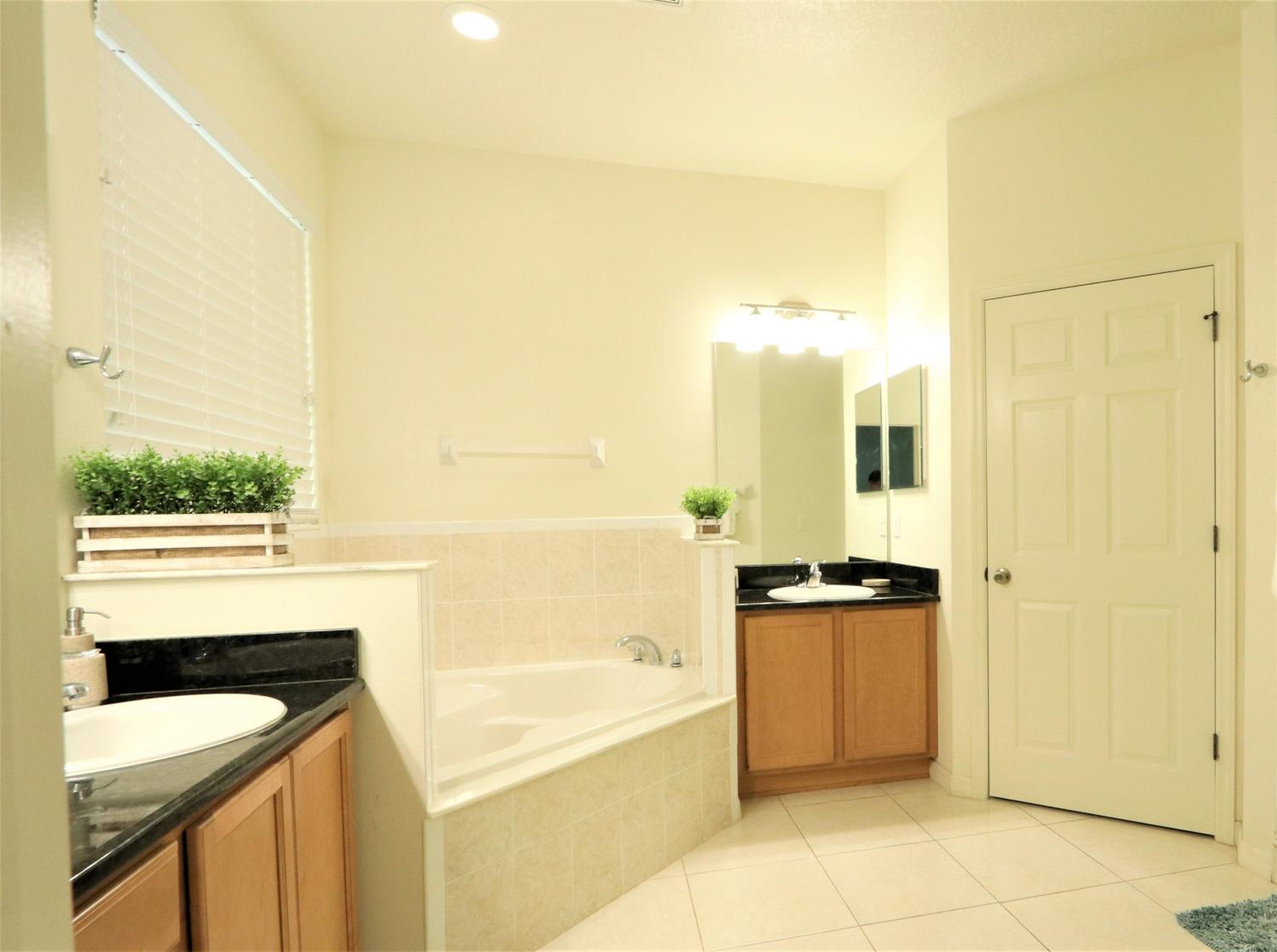 CozyKey Vacation Rentals - Crystal Cove