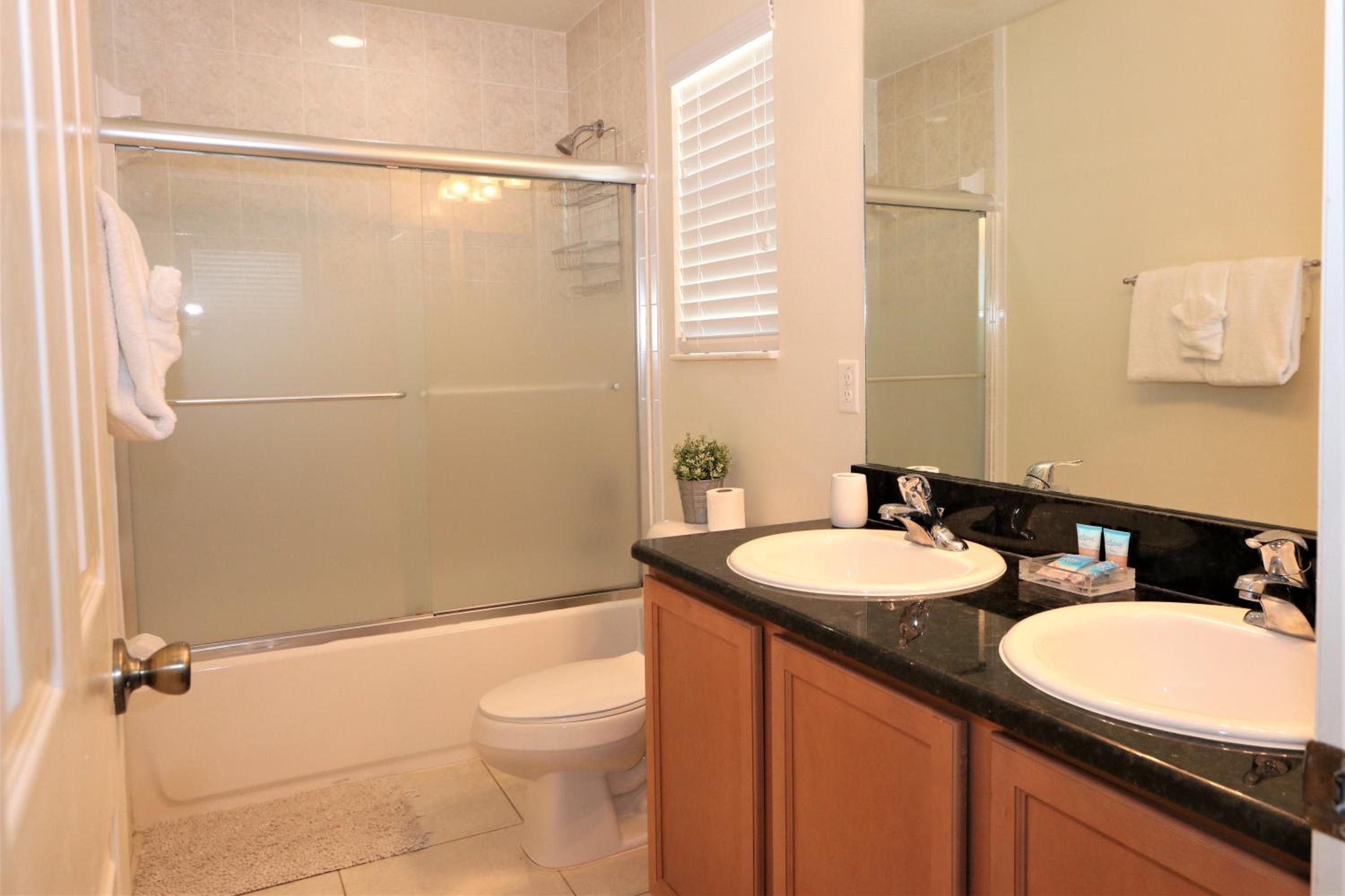 CozyKey Vacation Rentals - Crystal Cove