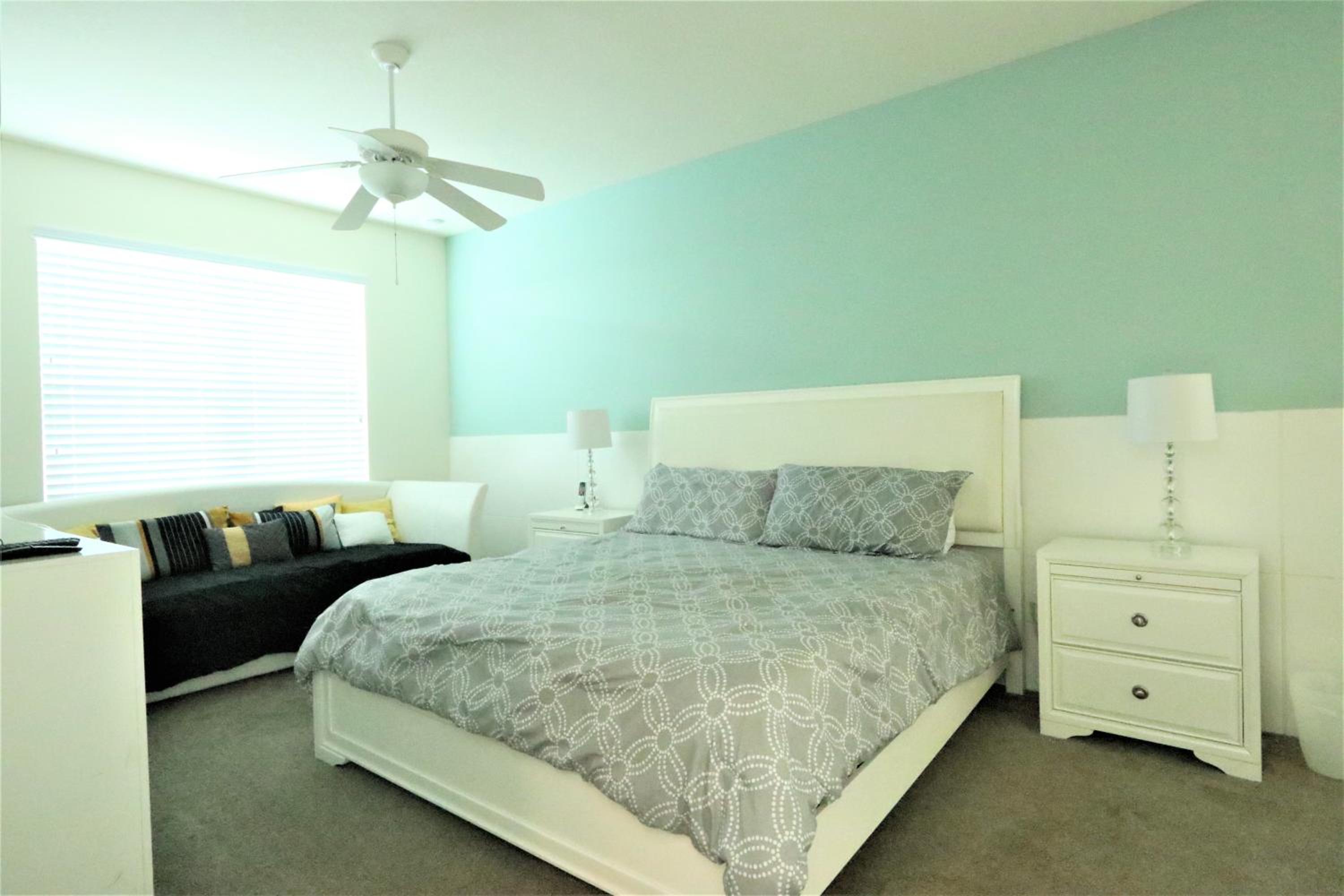 CozyKey Vacation Rentals - Crystal Cove