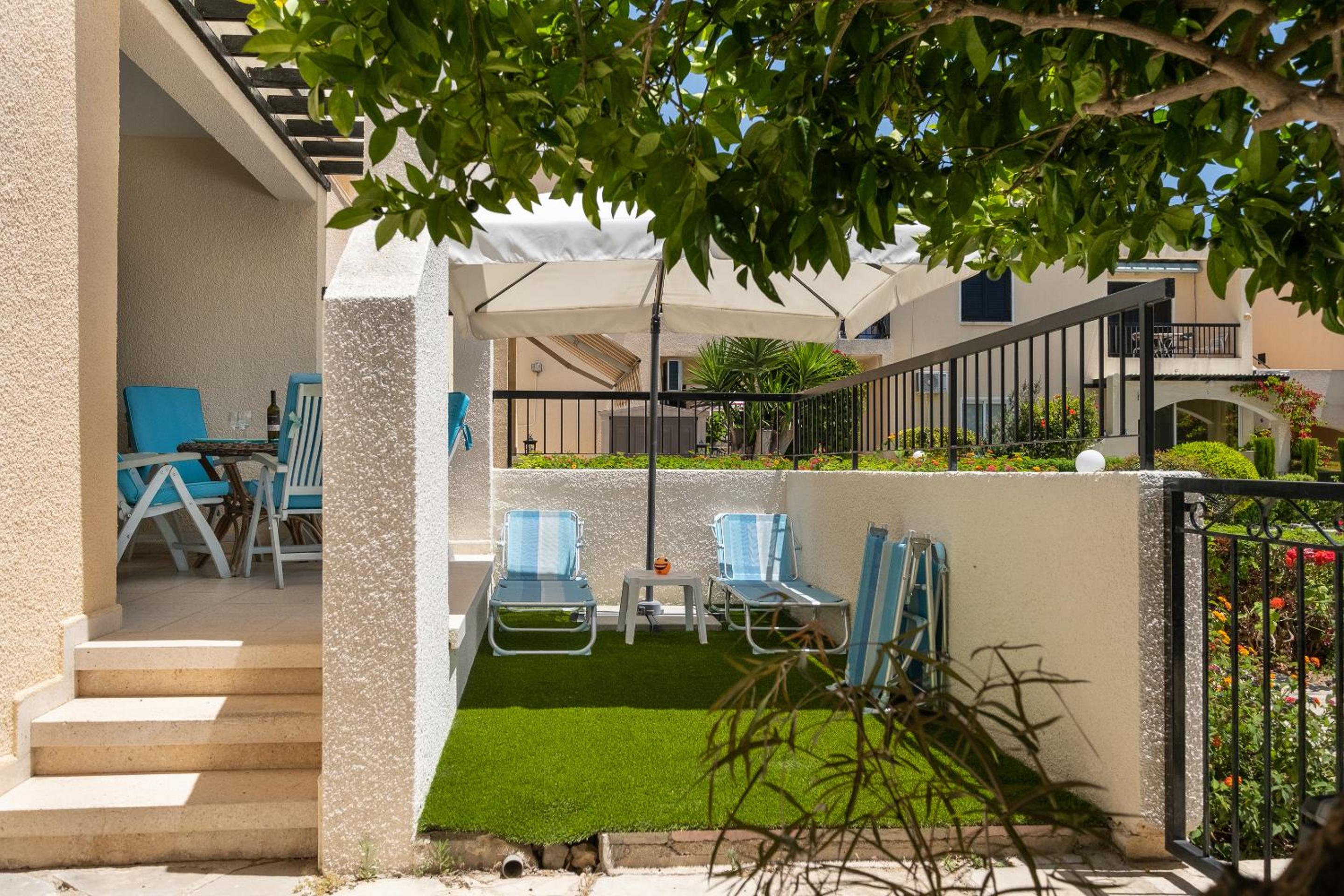 Dalia 2 Bedroom Apartment with Pool & Garden, Parking, Walk to Beach, Gated Complex