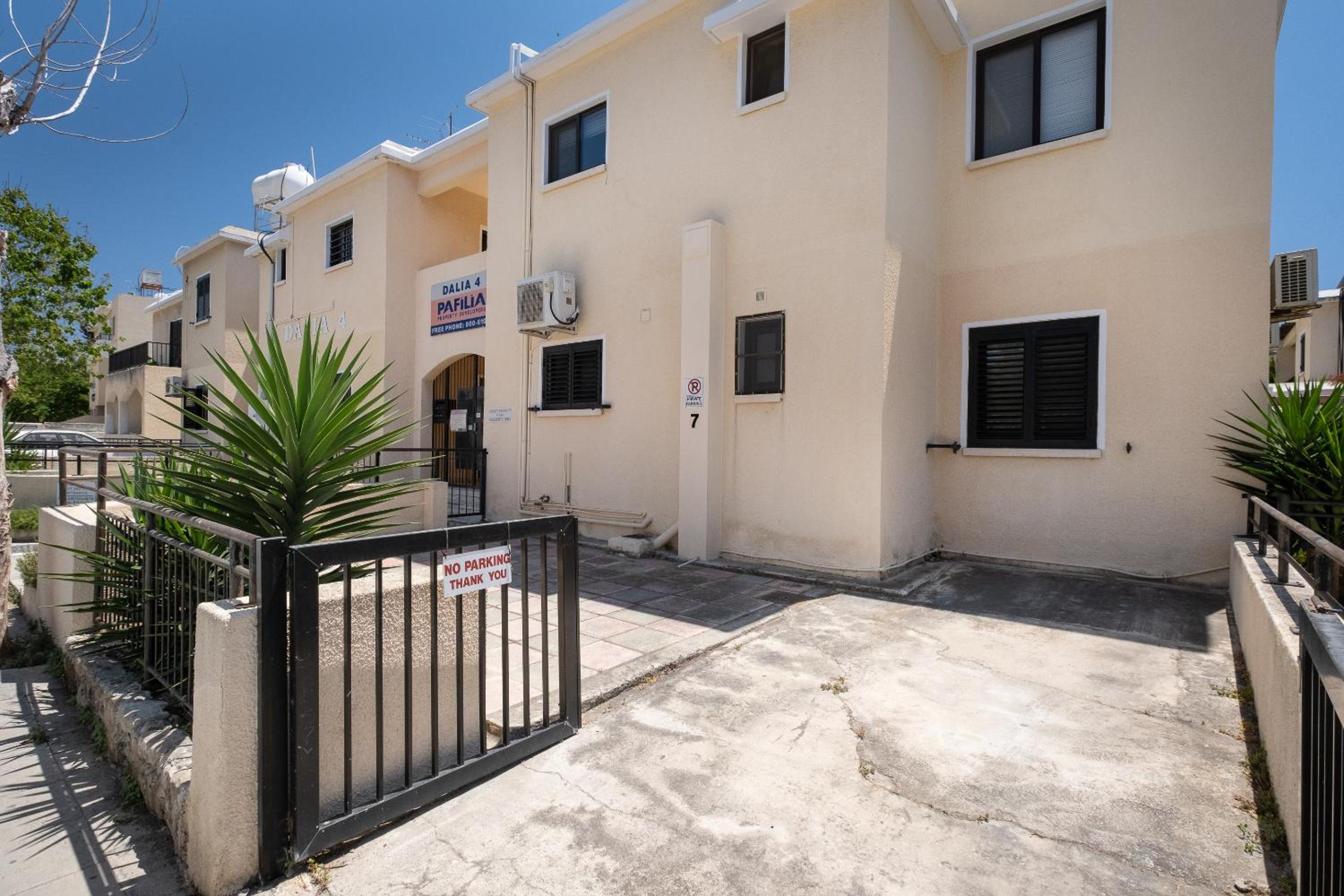 Dalia 2 Bedroom Apartment with Pool & Garden, Parking, Walk to Beach, Gated Complex