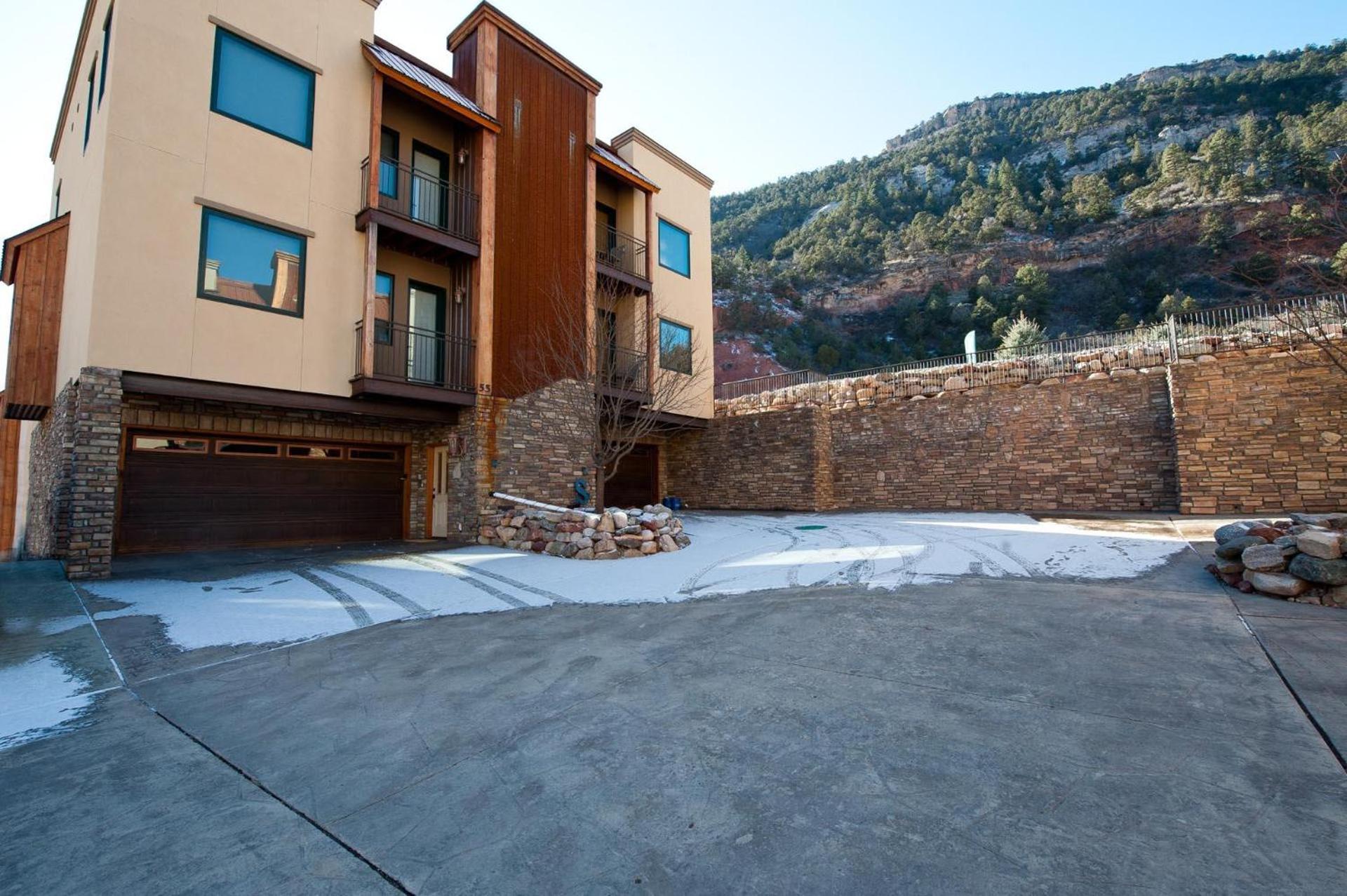 Crimson Cliffs Unit 55 view 4
