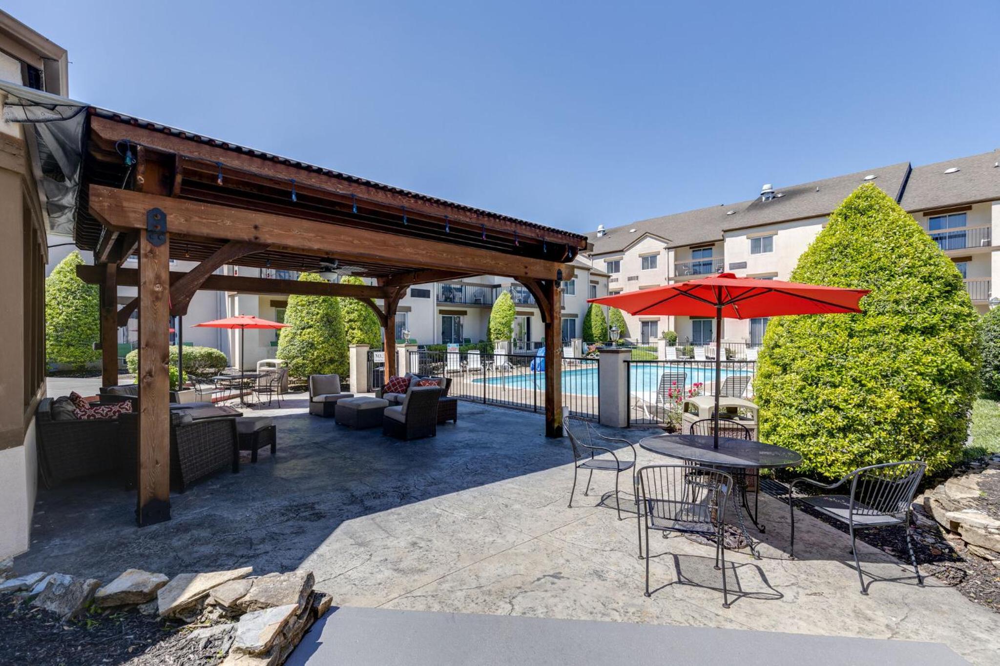 Club Hotel Nashville Inn Suites - Property Image 3