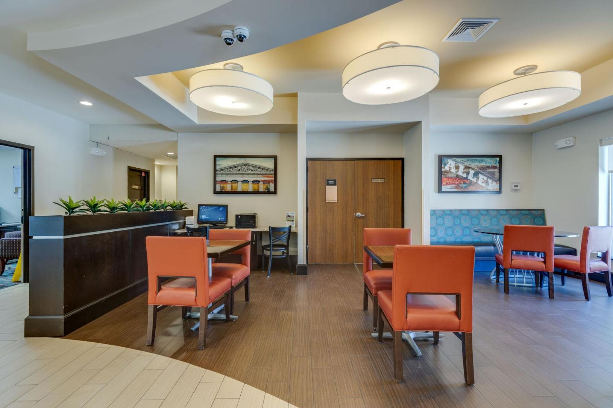 Club Hotel Nashville Inn Suites - Property Image 7