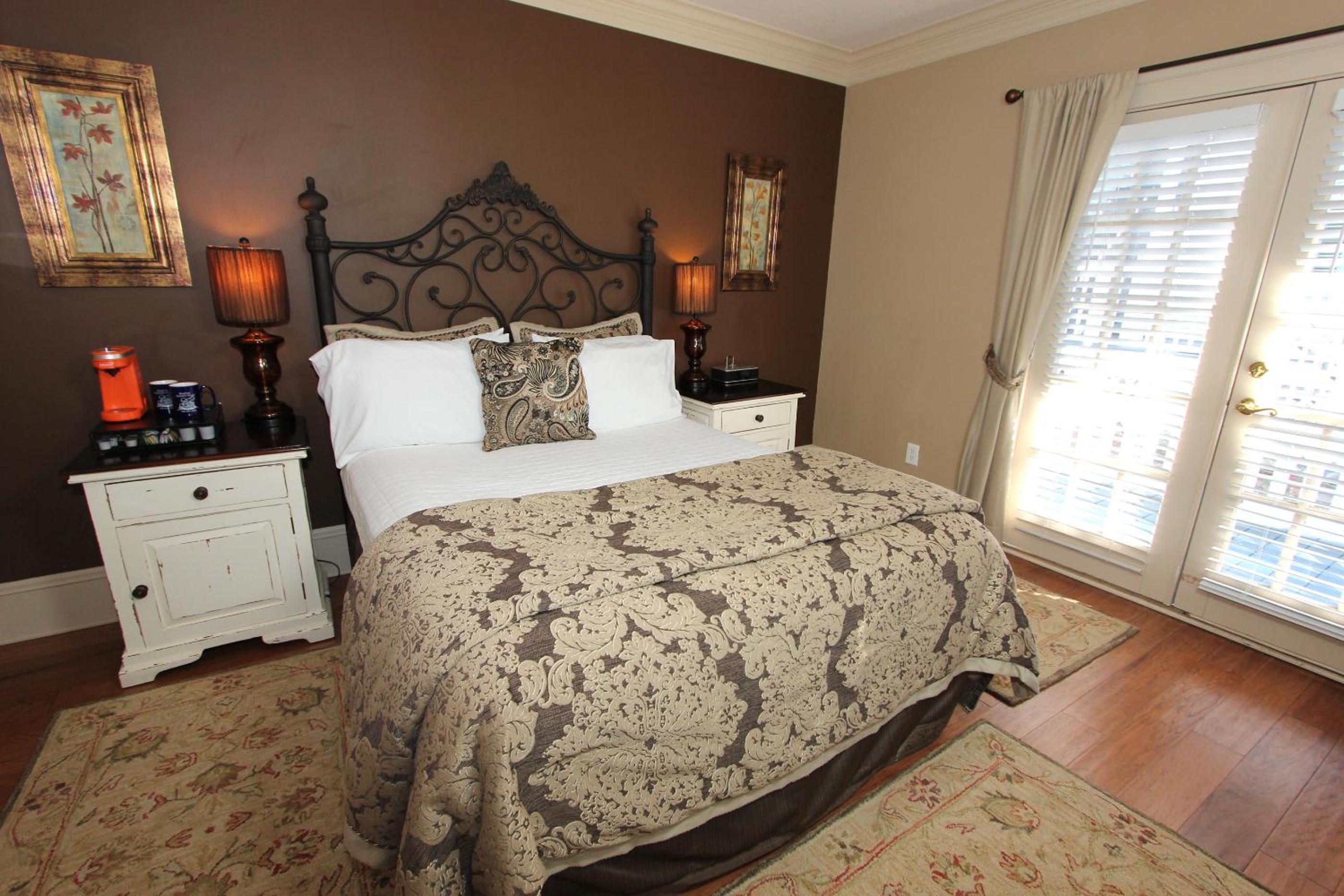 Bayfront Westcott House Bed & Breakfast