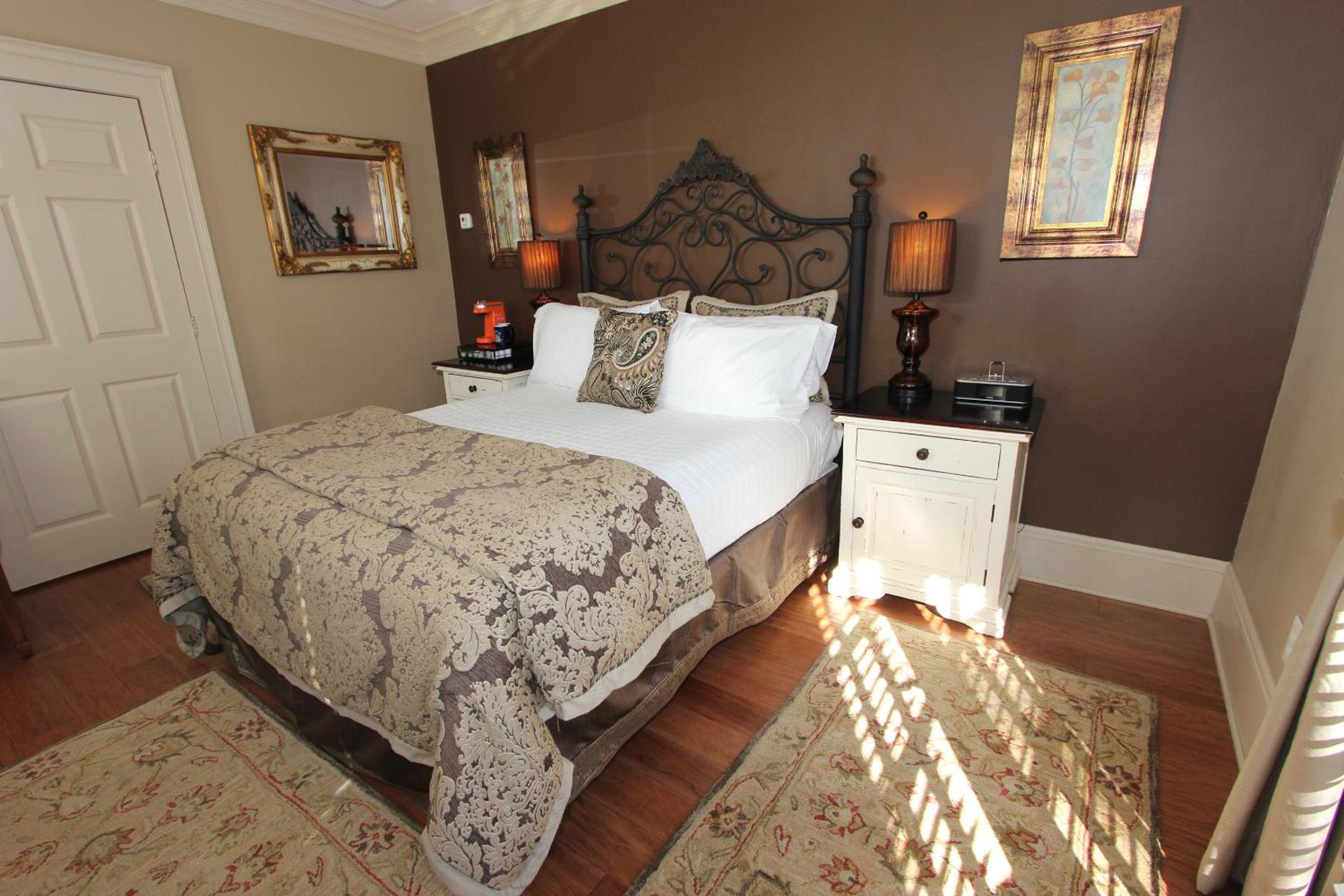 Bayfront Westcott House Bed & Breakfast