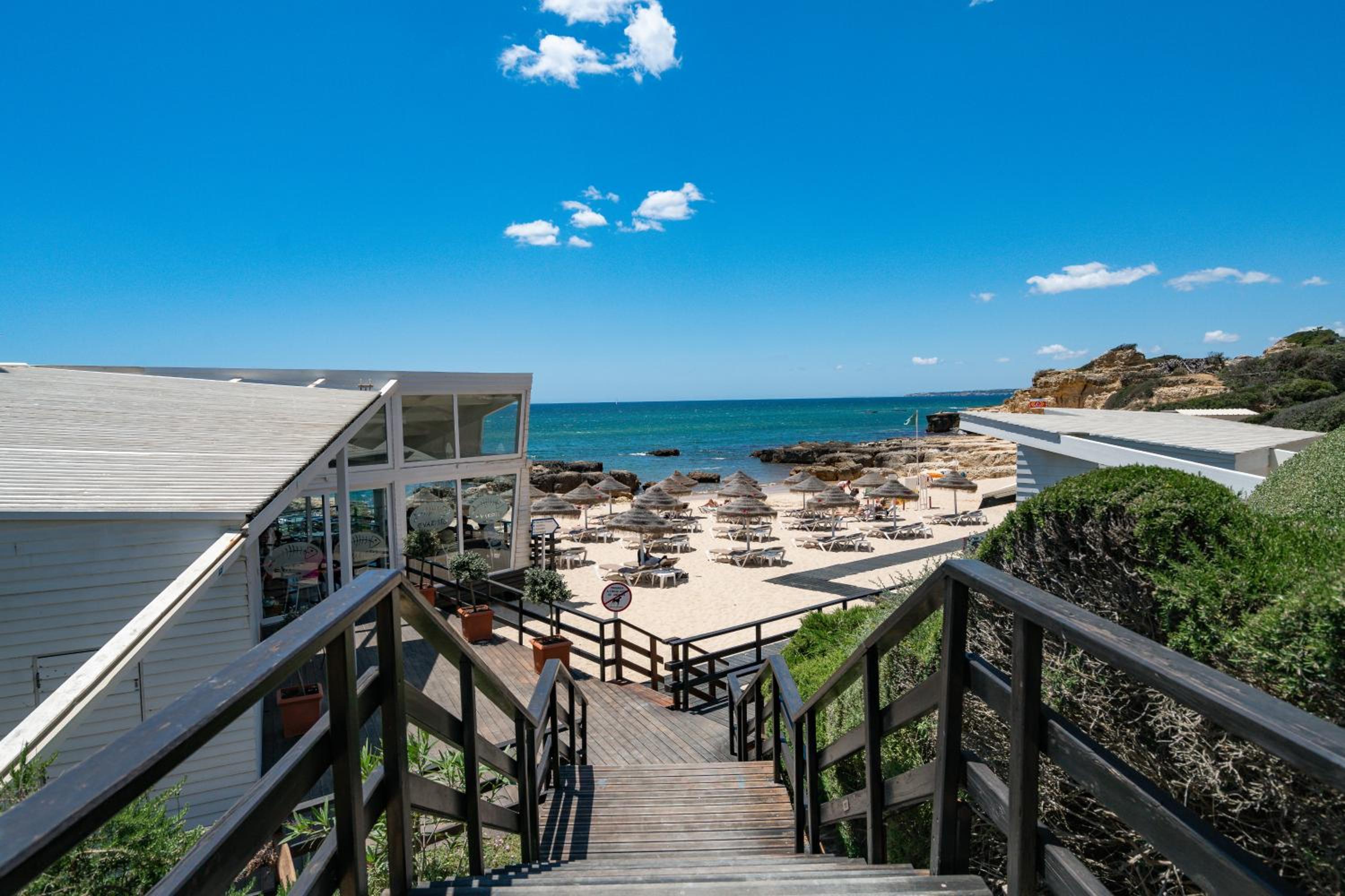 Beach villa with ocean view and rooftop cinema view 5