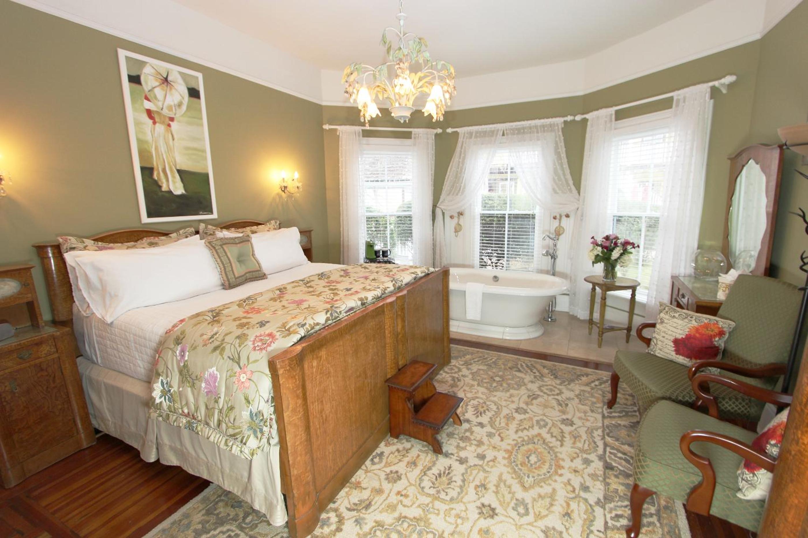 Bayfront Westcott House Bed & Breakfast