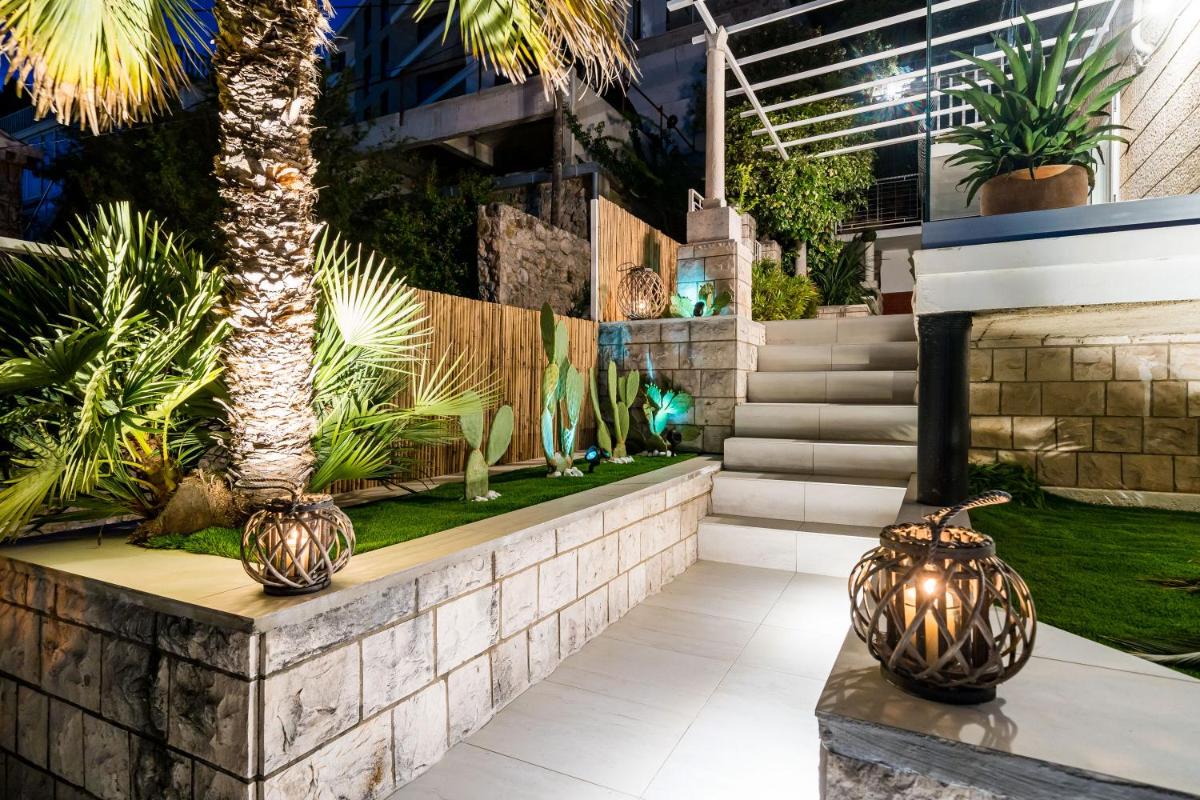 Gorgeous Ground Floor w/ Minipool & Patio