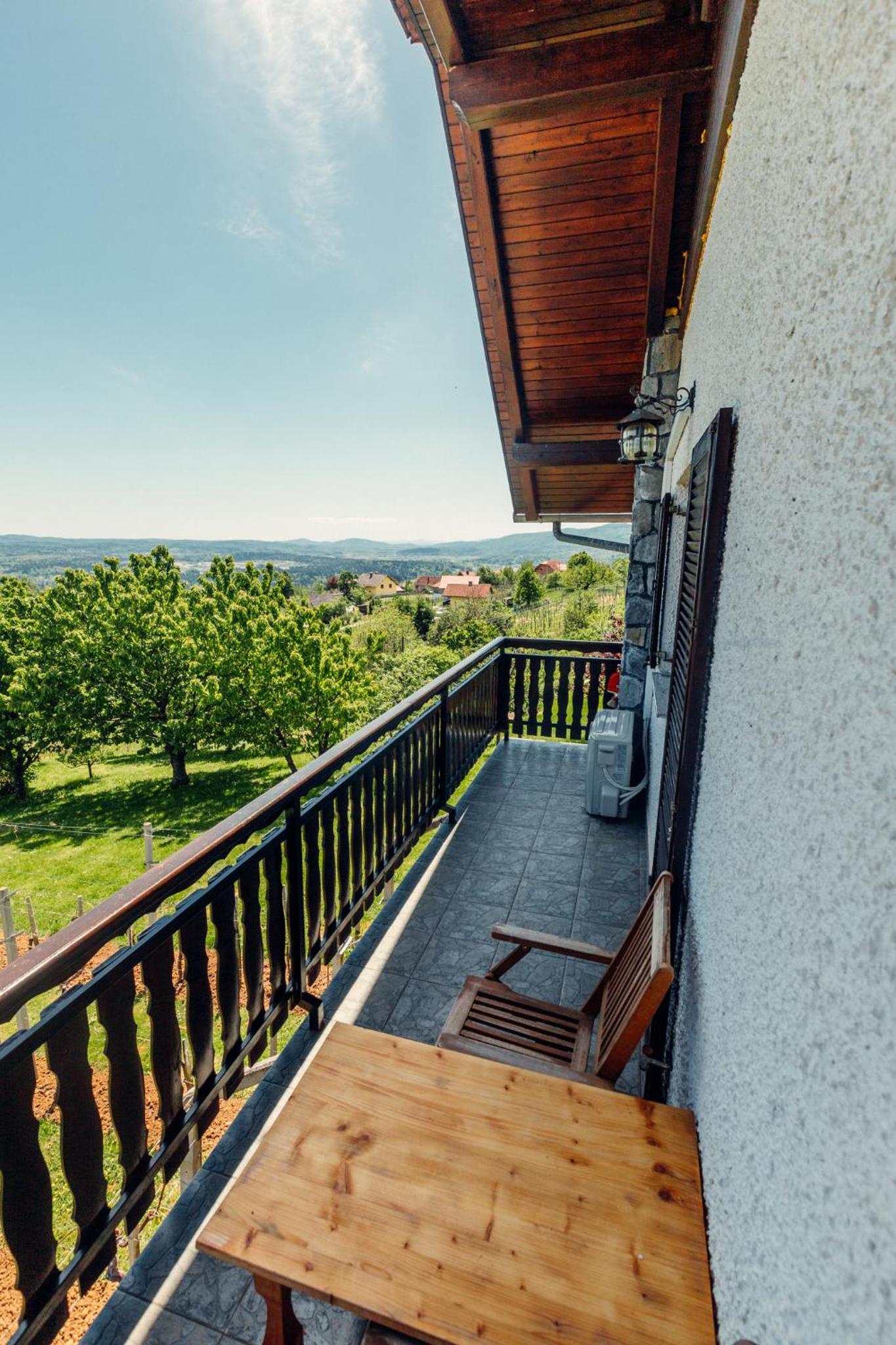Zidanica Bahor view 5