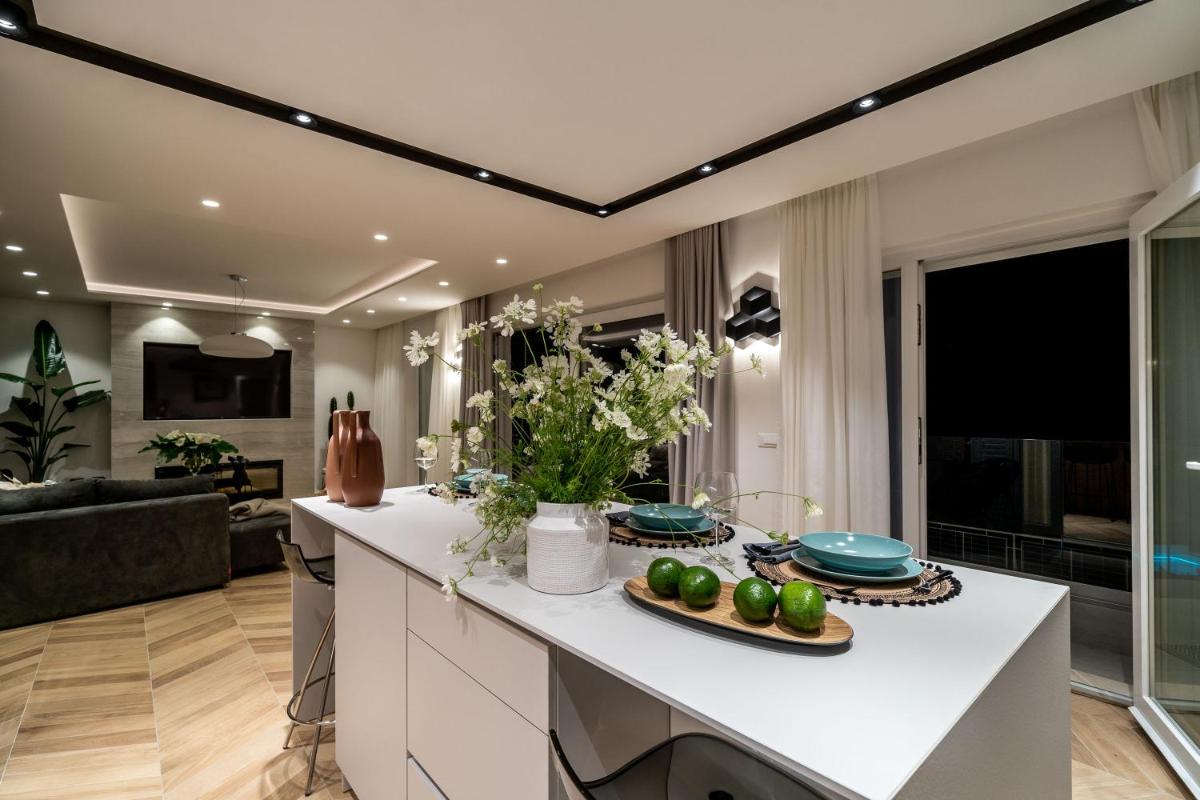 Gorgeous Ground Floor w/ Minipool & Patio
