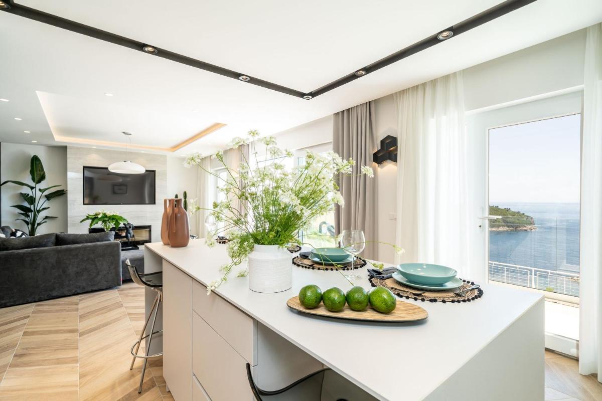 Gorgeous Ground Floor w/ Minipool & Patio
