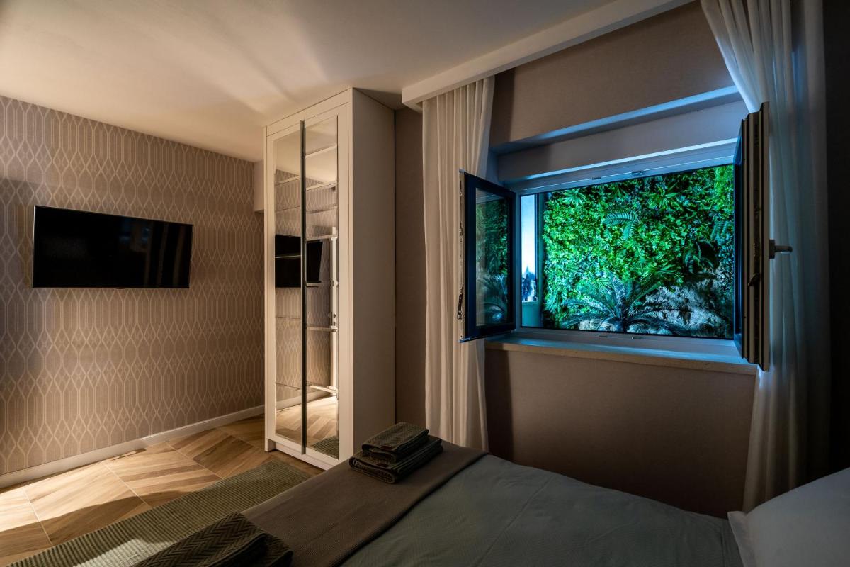 Gorgeous Ground Floor w/ Minipool & Patio