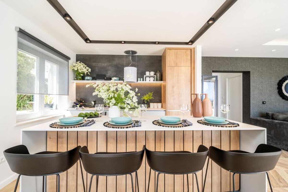 Gorgeous Ground Floor w/ Minipool & Patio