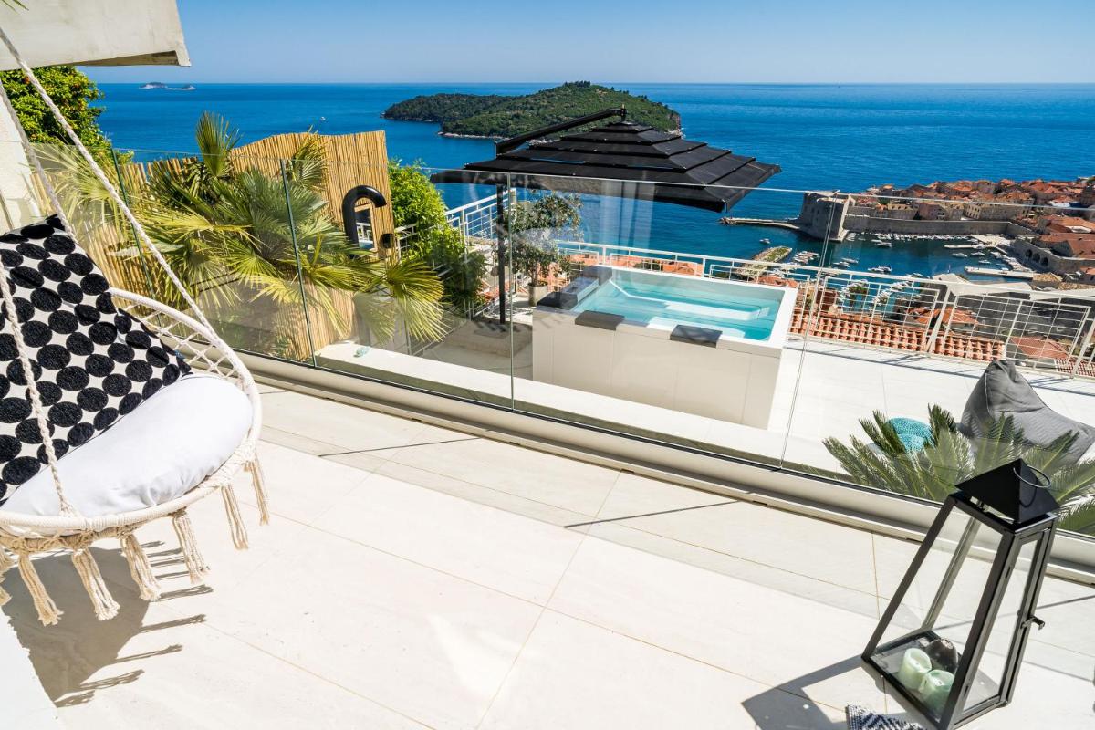 Gorgeous Ground Floor w/ Minipool & Patio