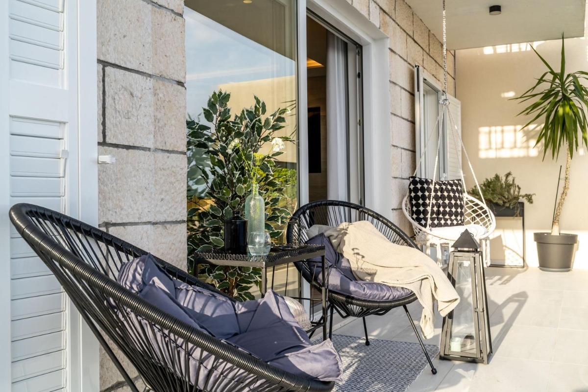 Gorgeous Ground Floor w/ Minipool & Patio