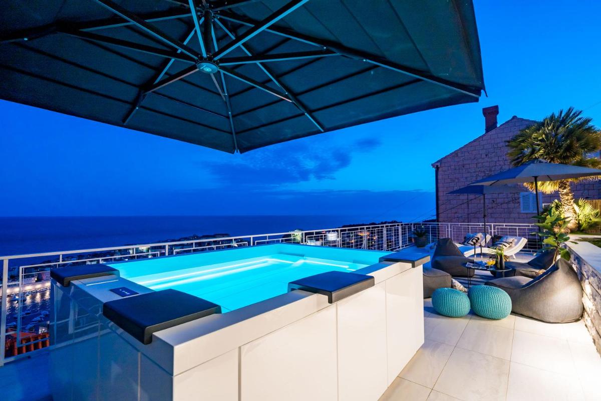 Gorgeous Ground Floor w/ Minipool & Patio