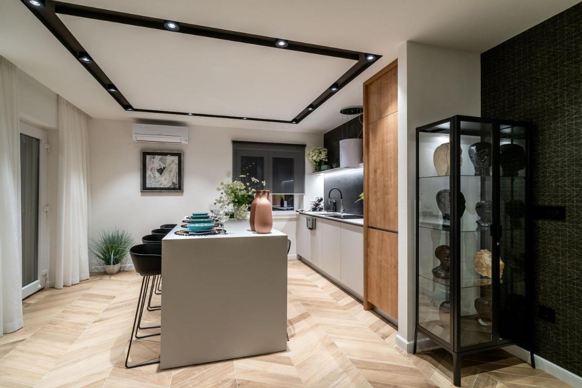 Gorgeous Ground Floor w/ Minipool & Patio