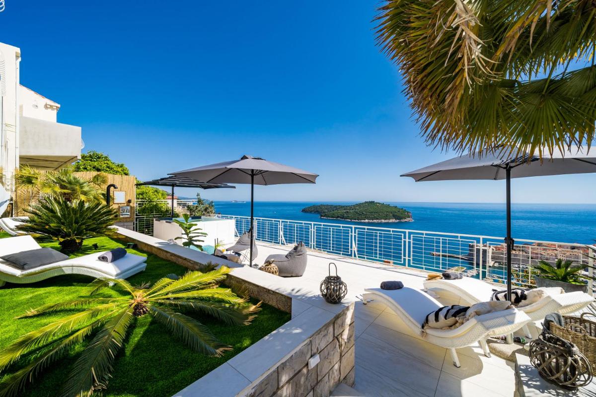 Gorgeous Ground Floor w/ Minipool & Patio
