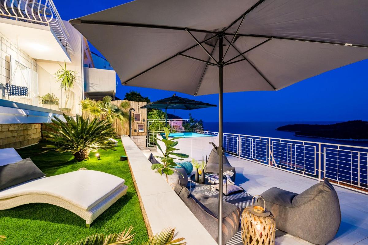 Gorgeous Ground Floor w/ Minipool & Patio