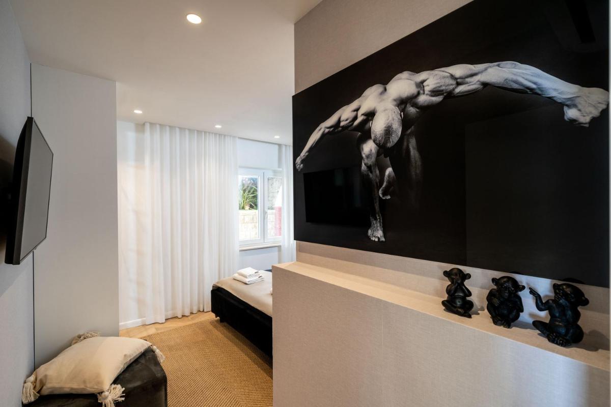Gorgeous Ground Floor w/ Minipool & Patio