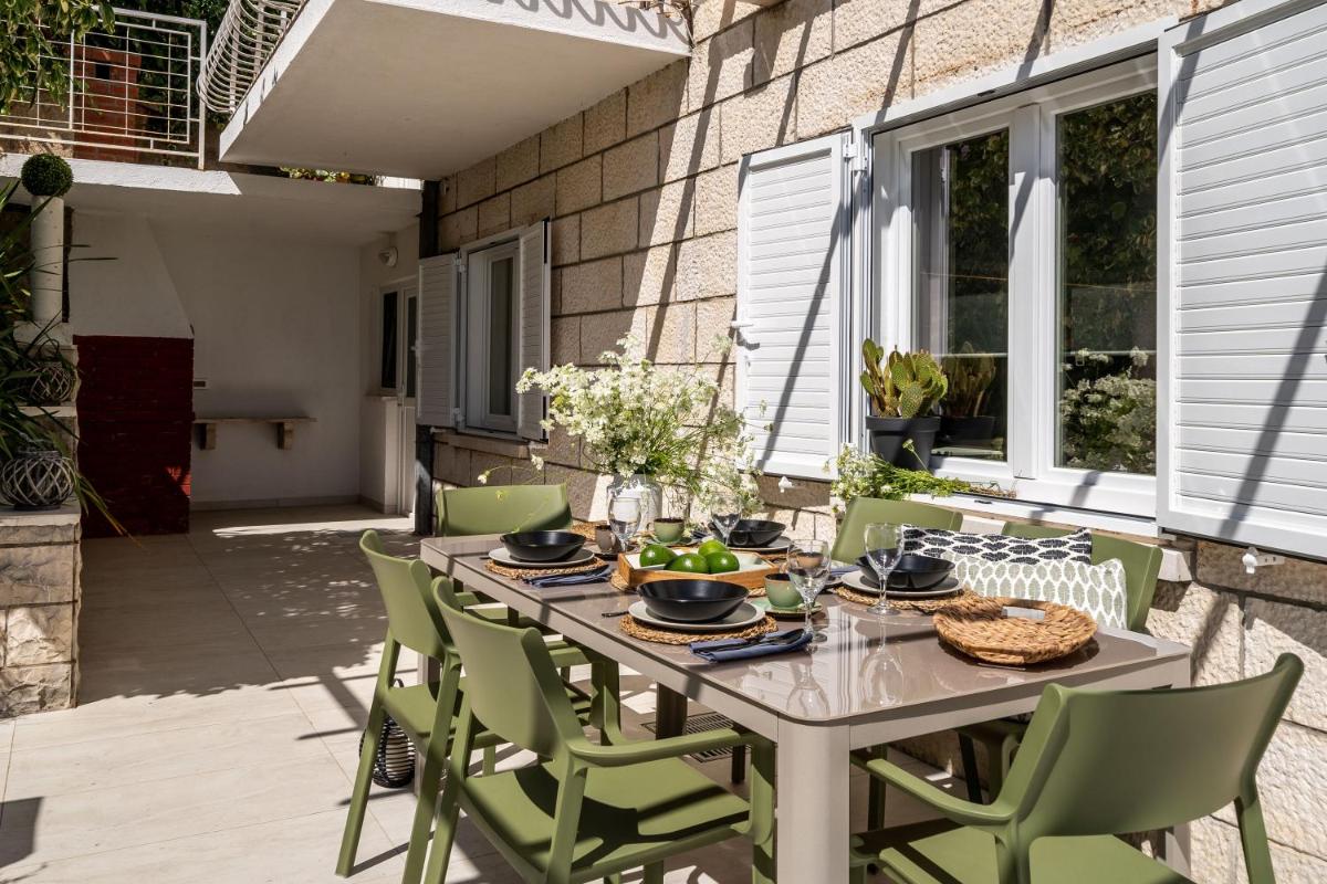 Gorgeous Ground Floor w/ Minipool & Patio
