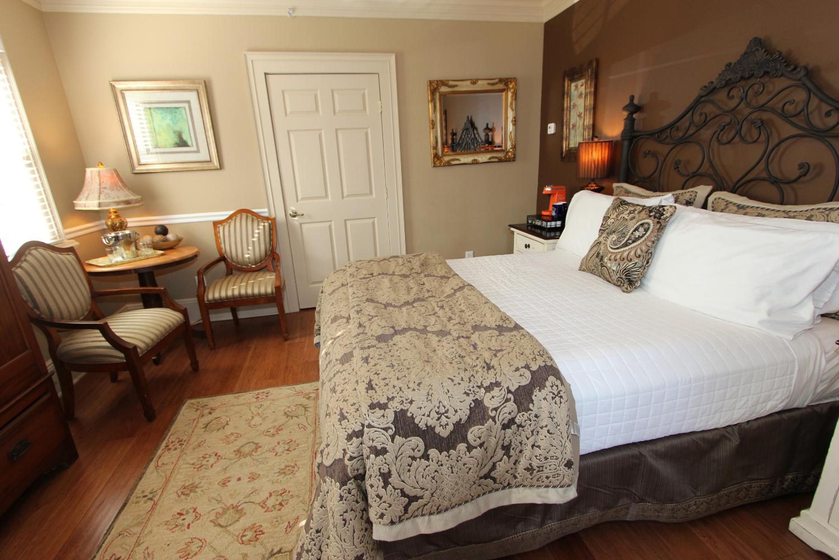 Bayfront Westcott House Bed & Breakfast