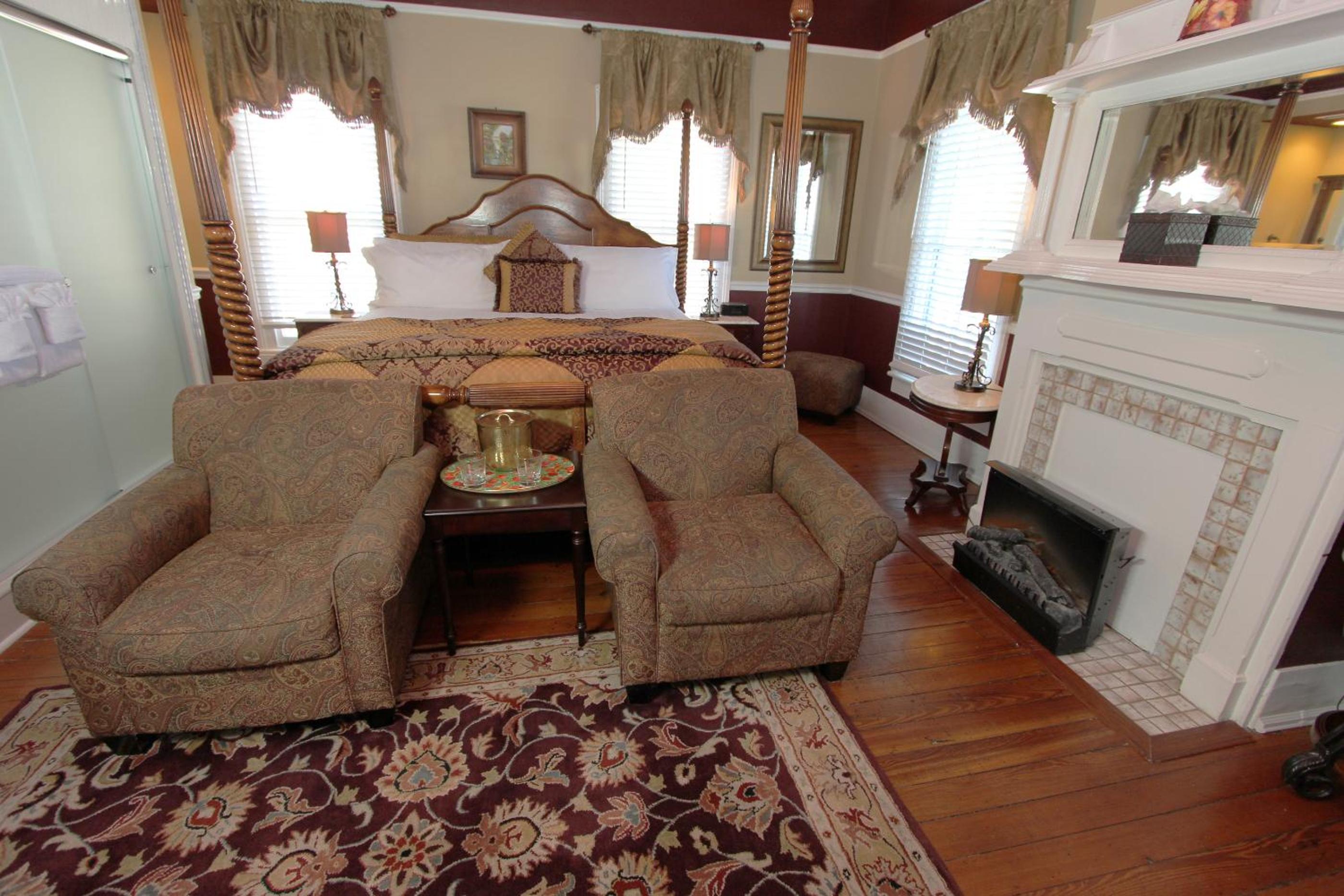 Bayfront Westcott House Bed & Breakfast