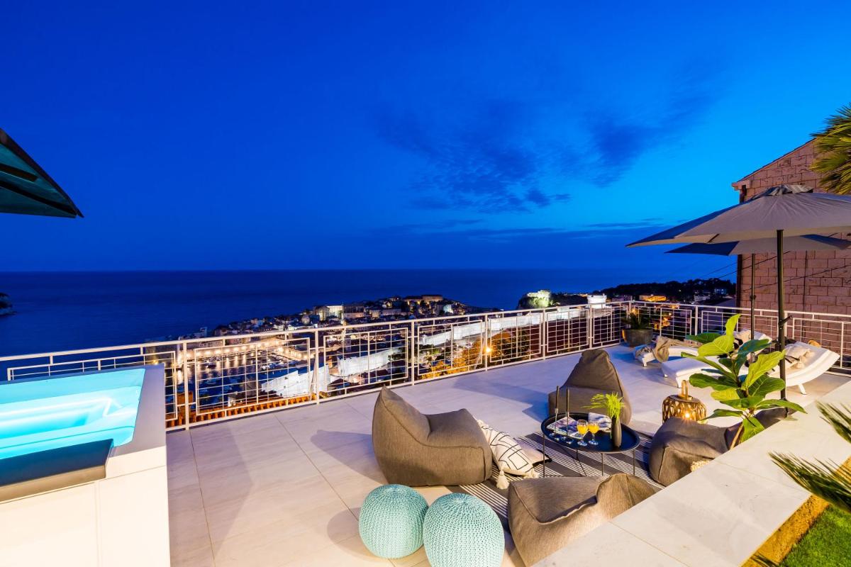 Gorgeous Ground Floor w/ Minipool & Patio