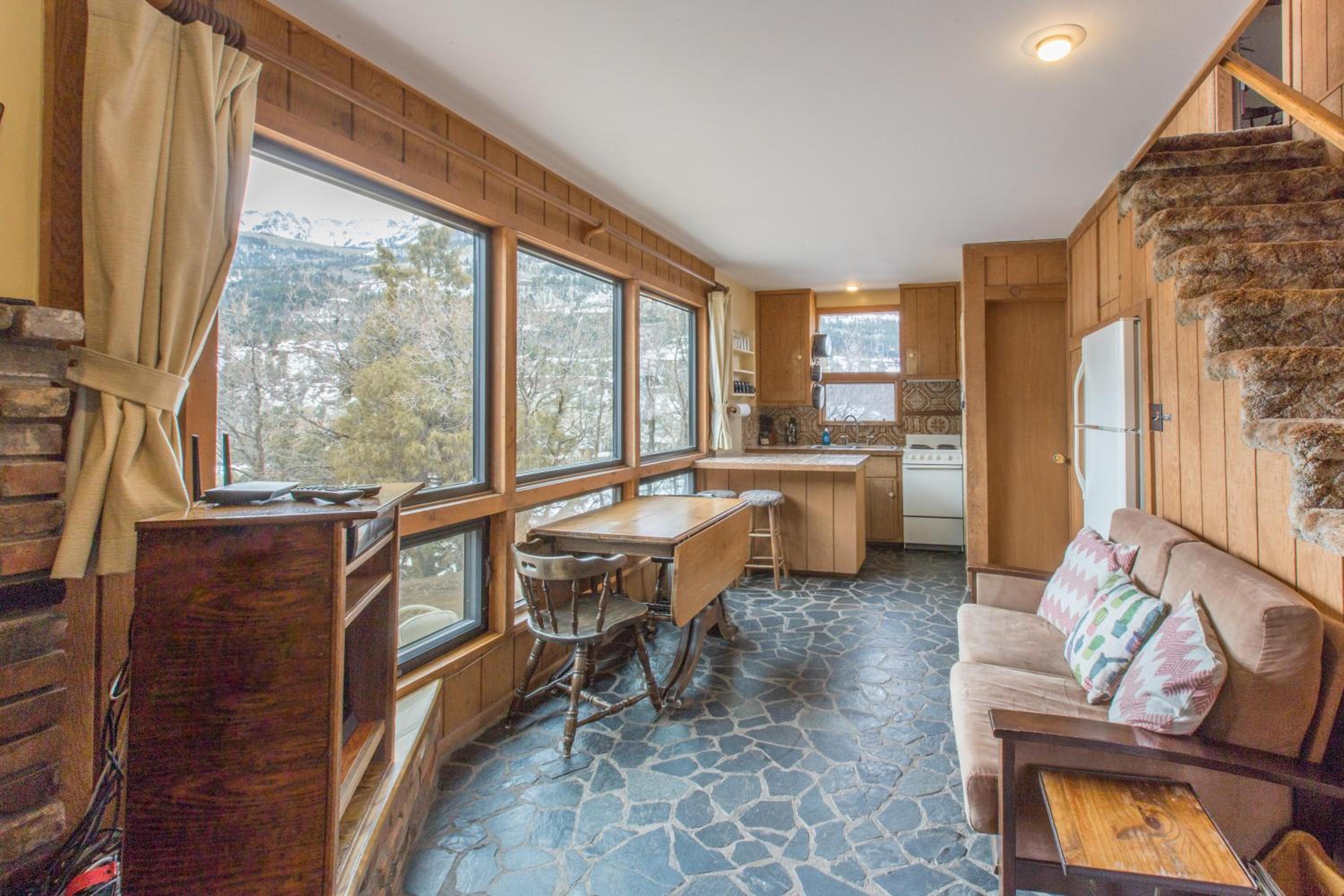 Singer Cabin 1 view 4