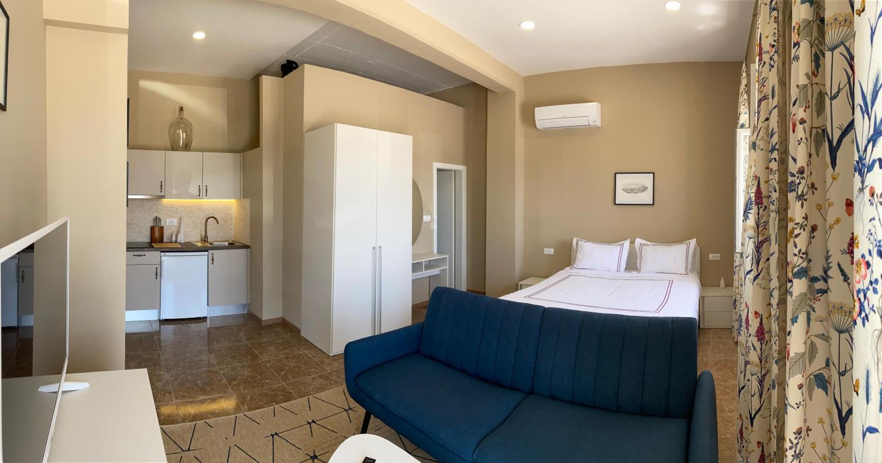 Villa Leo Beach Studio view 5