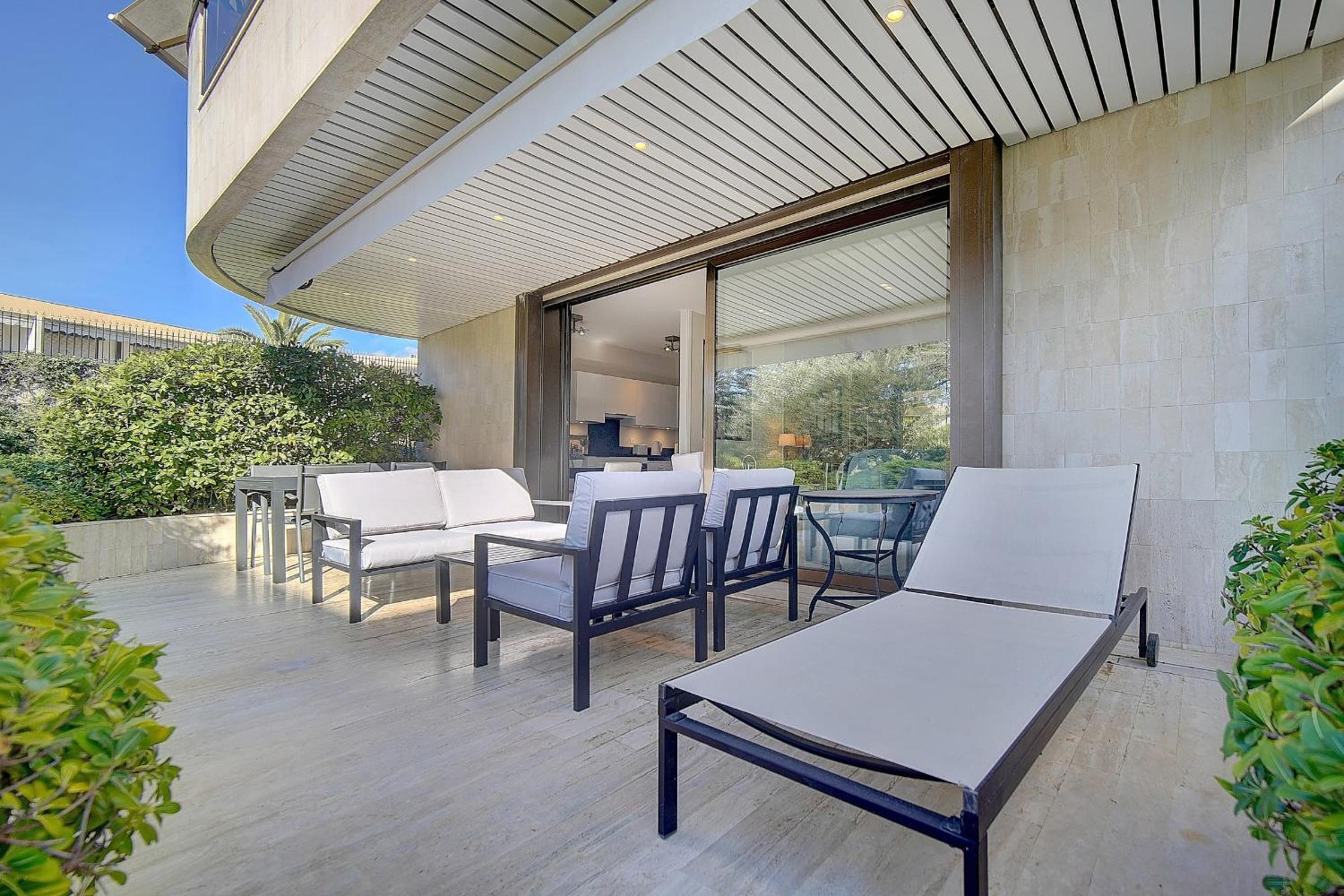 IMMOGROOM - Close beaches - Terrace with sea view - pool -AC photo 5