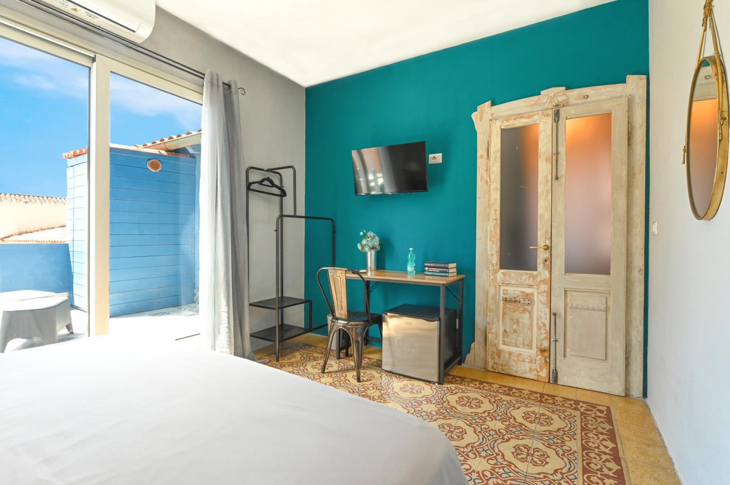 hotel room