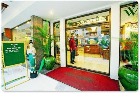 Wall Street Inn, Bangkok