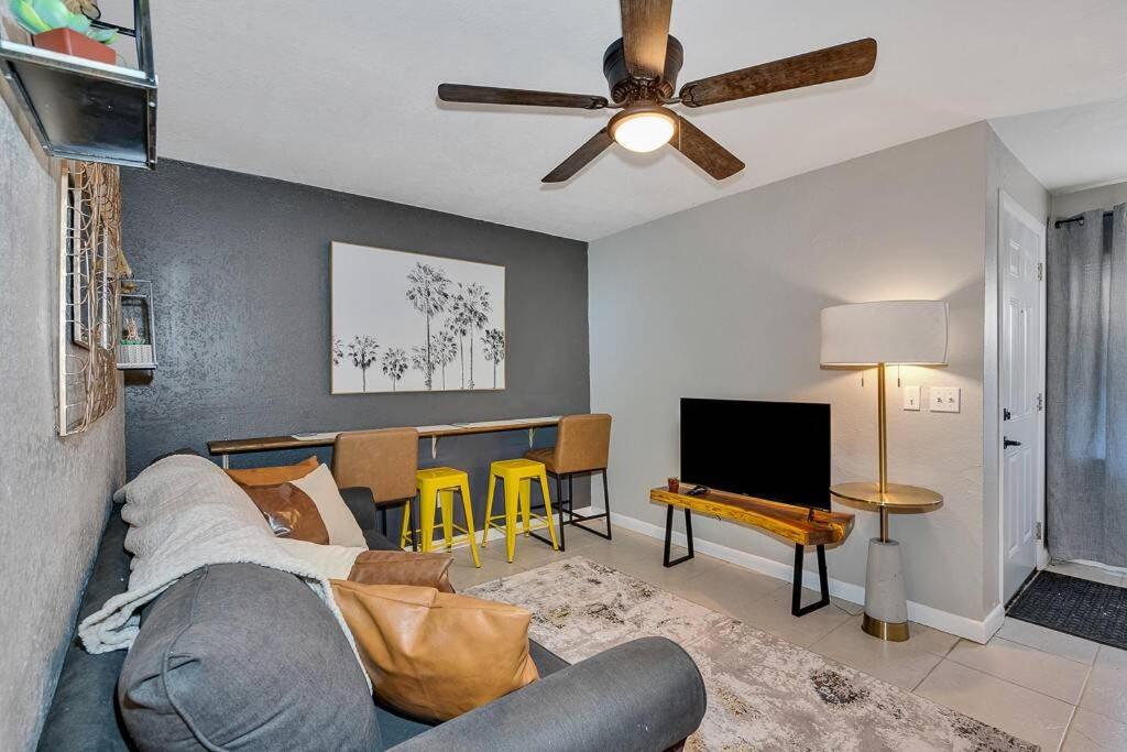 Latitude Court- Three Bedroom Apartment Near Water Street, Bayshore, Raymond James Stadium & George M Field view 3