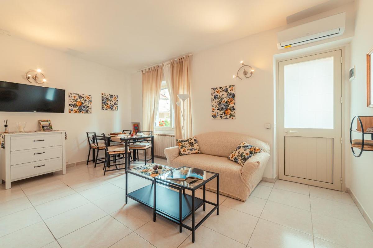 Taormina Apartments view 3