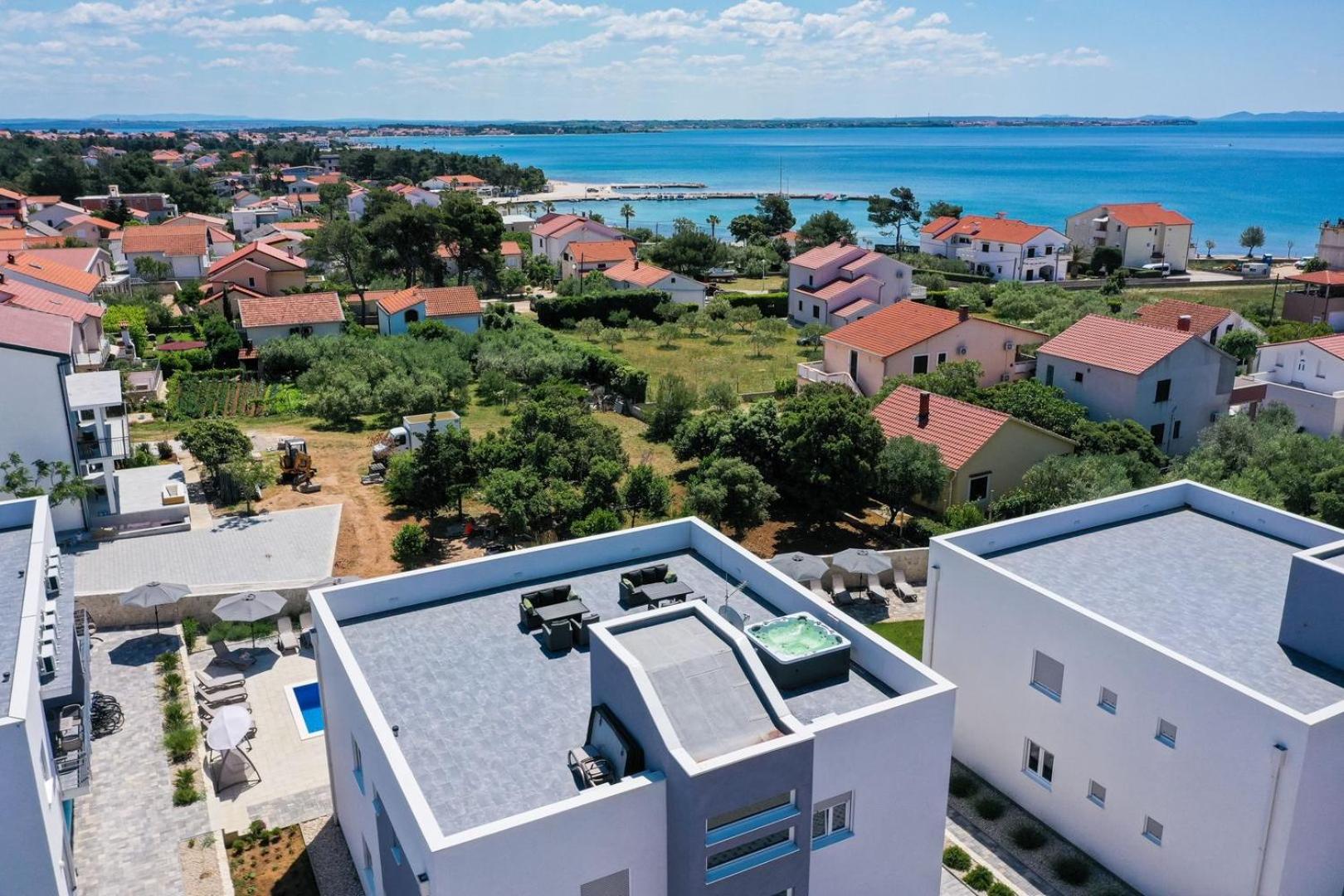 1oak rentals view 4
