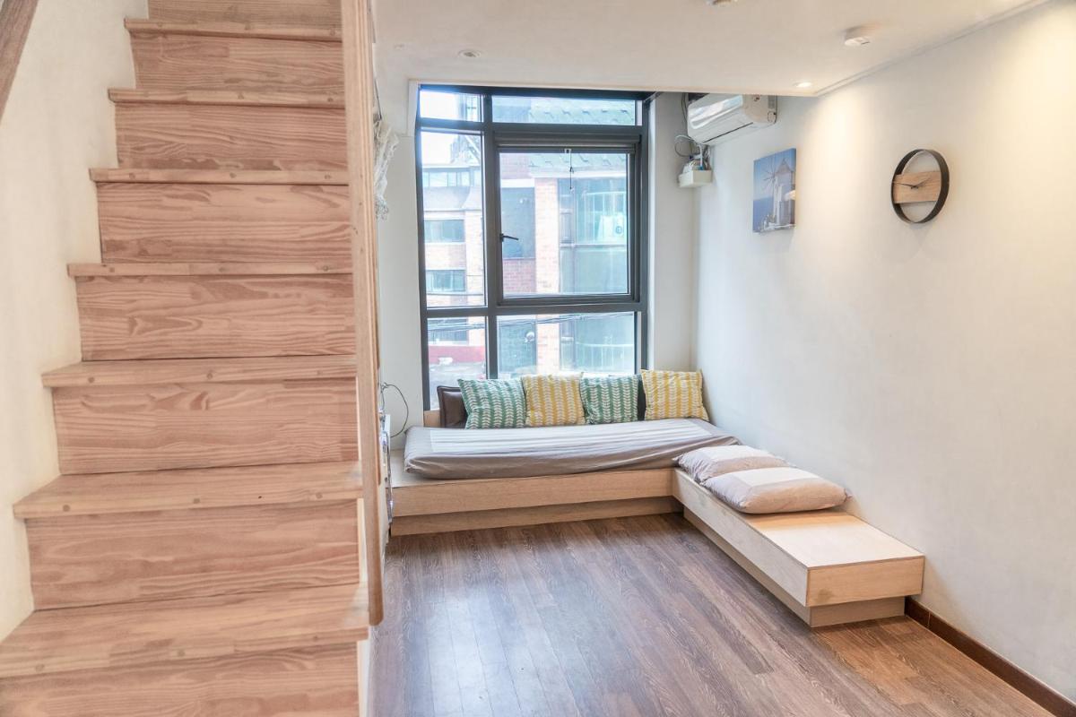 Myeongdong Artmonstay