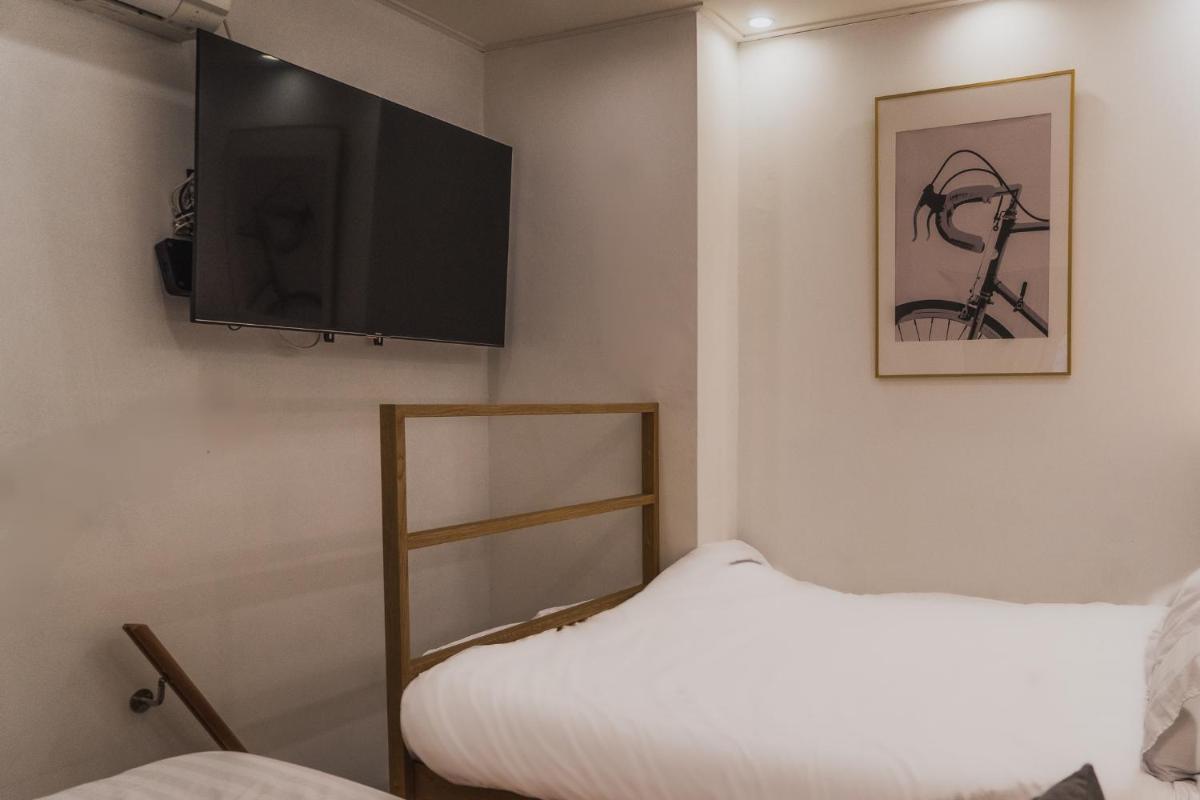 Myeongdong Artmonstay