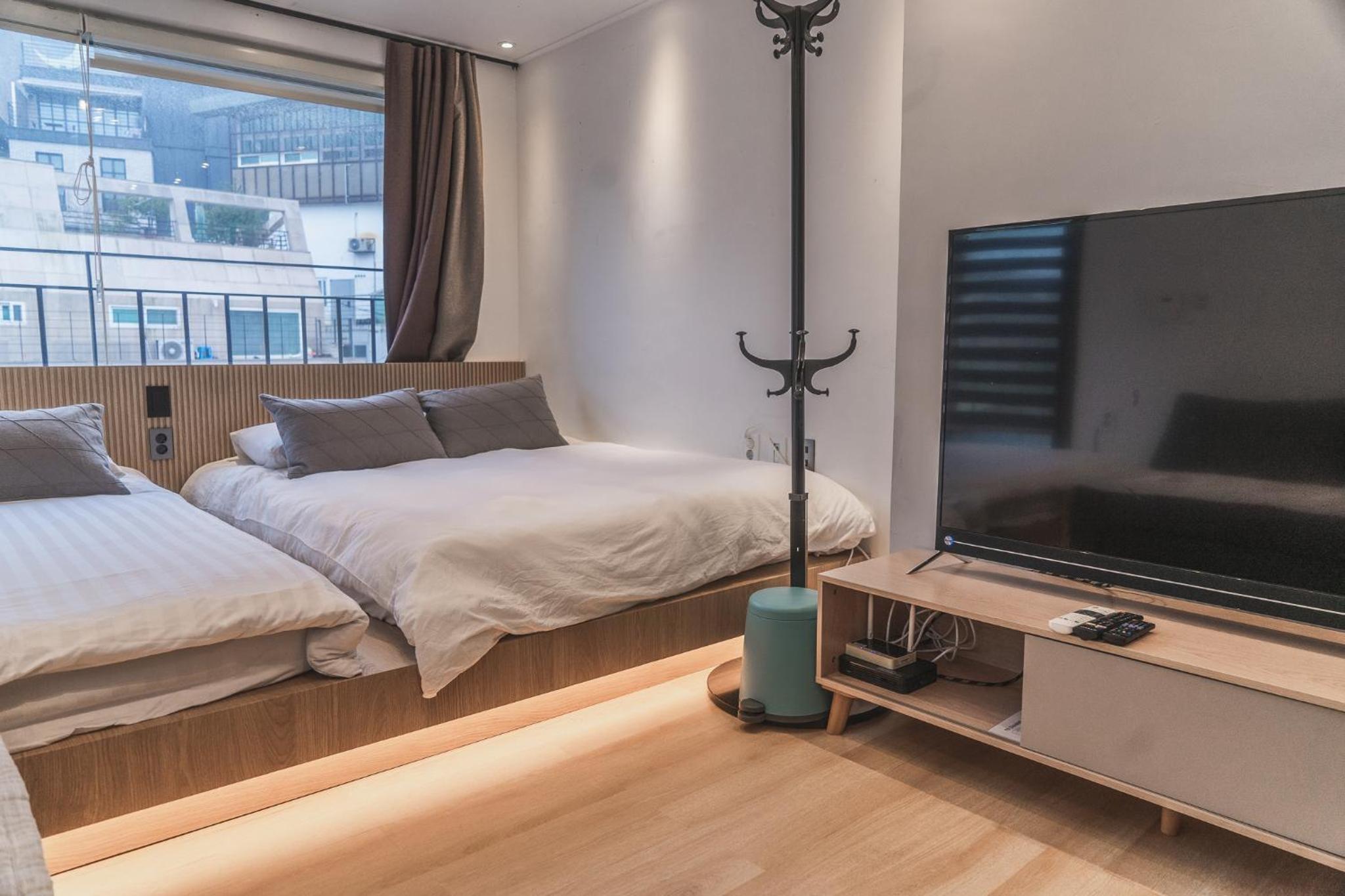 Myeongdong Artmonstay