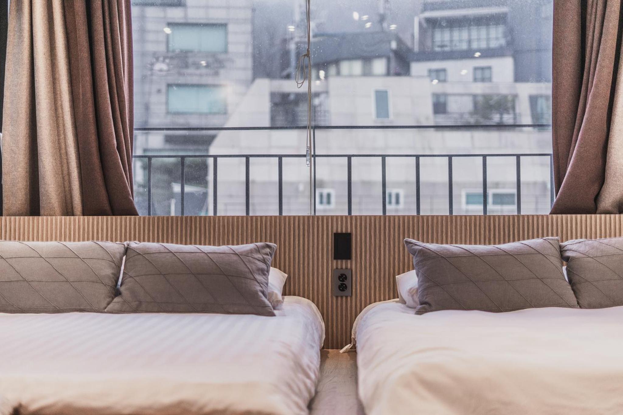 Myeongdong Artmonstay